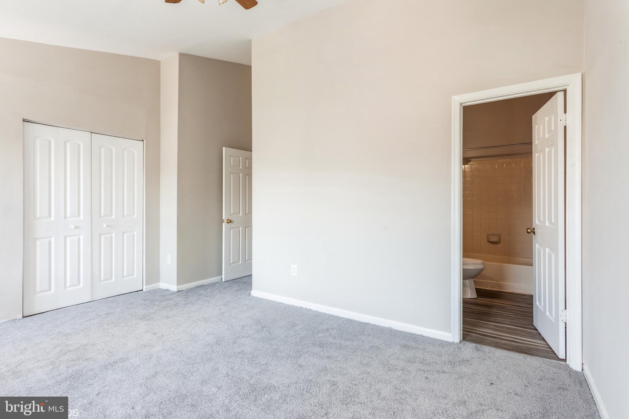 LAUREL LAKES - Residential