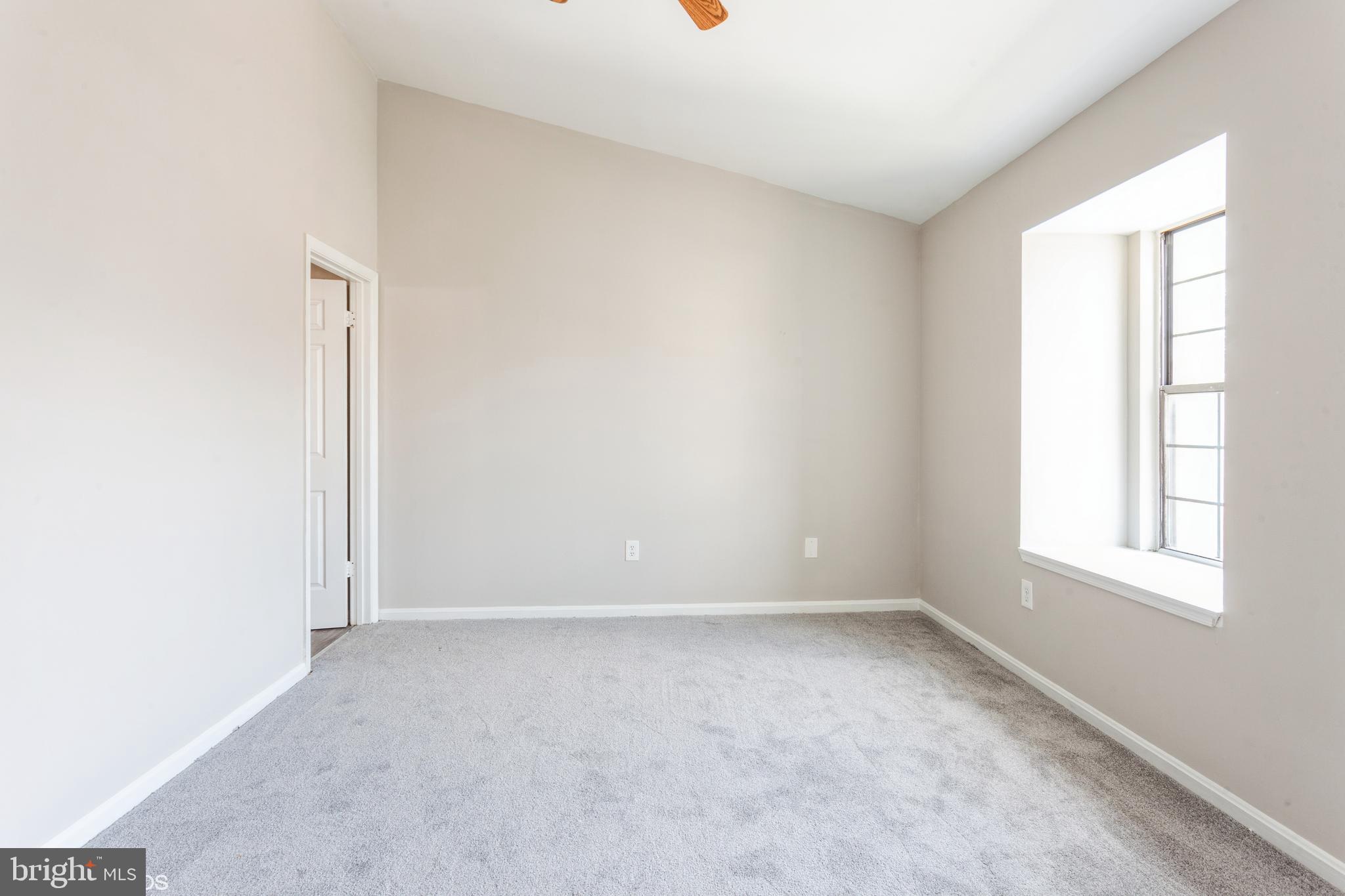 LAUREL LAKES - Residential