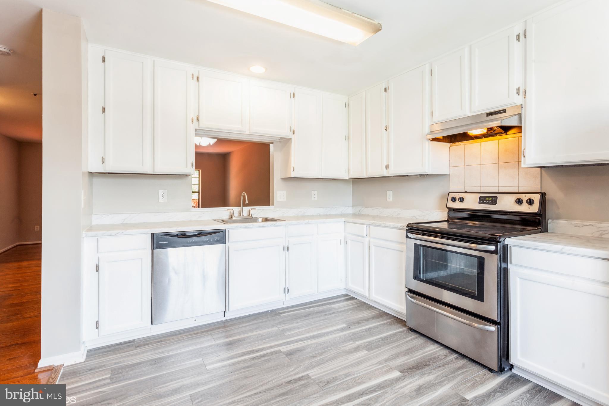 LAUREL LAKES - Residential