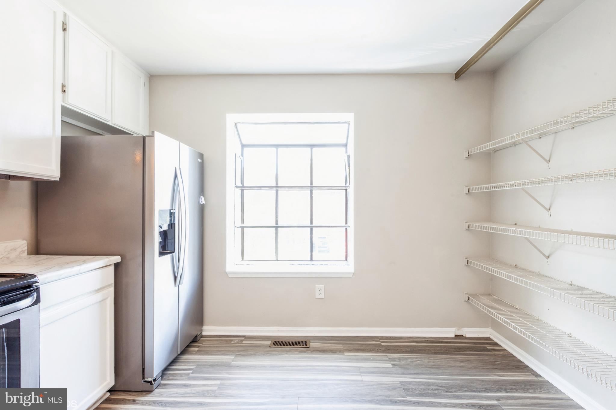 LAUREL LAKES - Residential