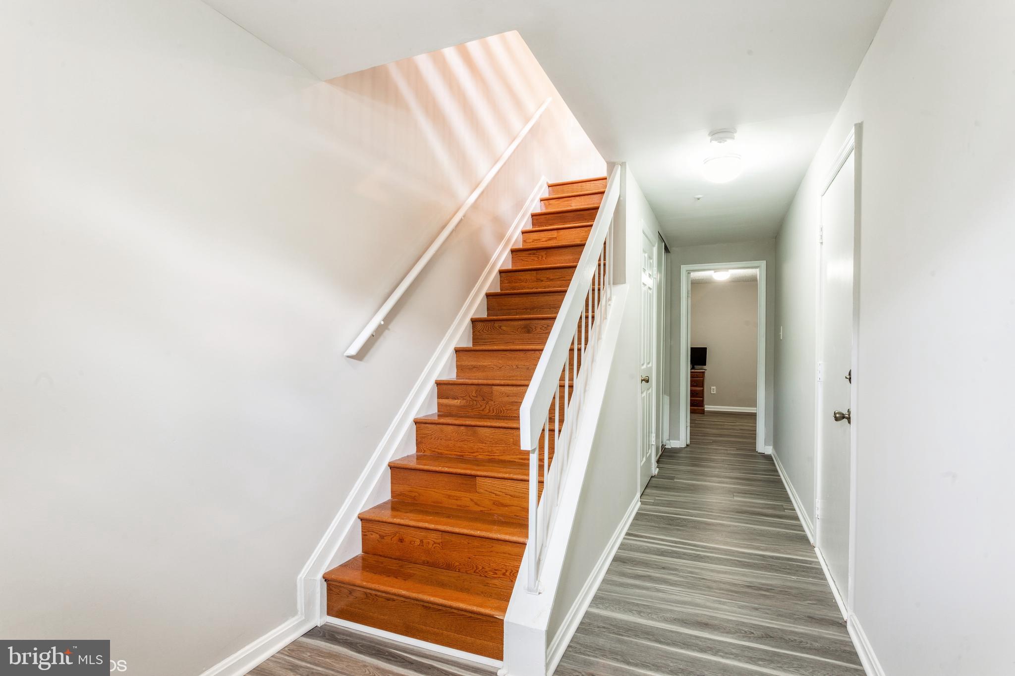 LAUREL LAKES - Residential