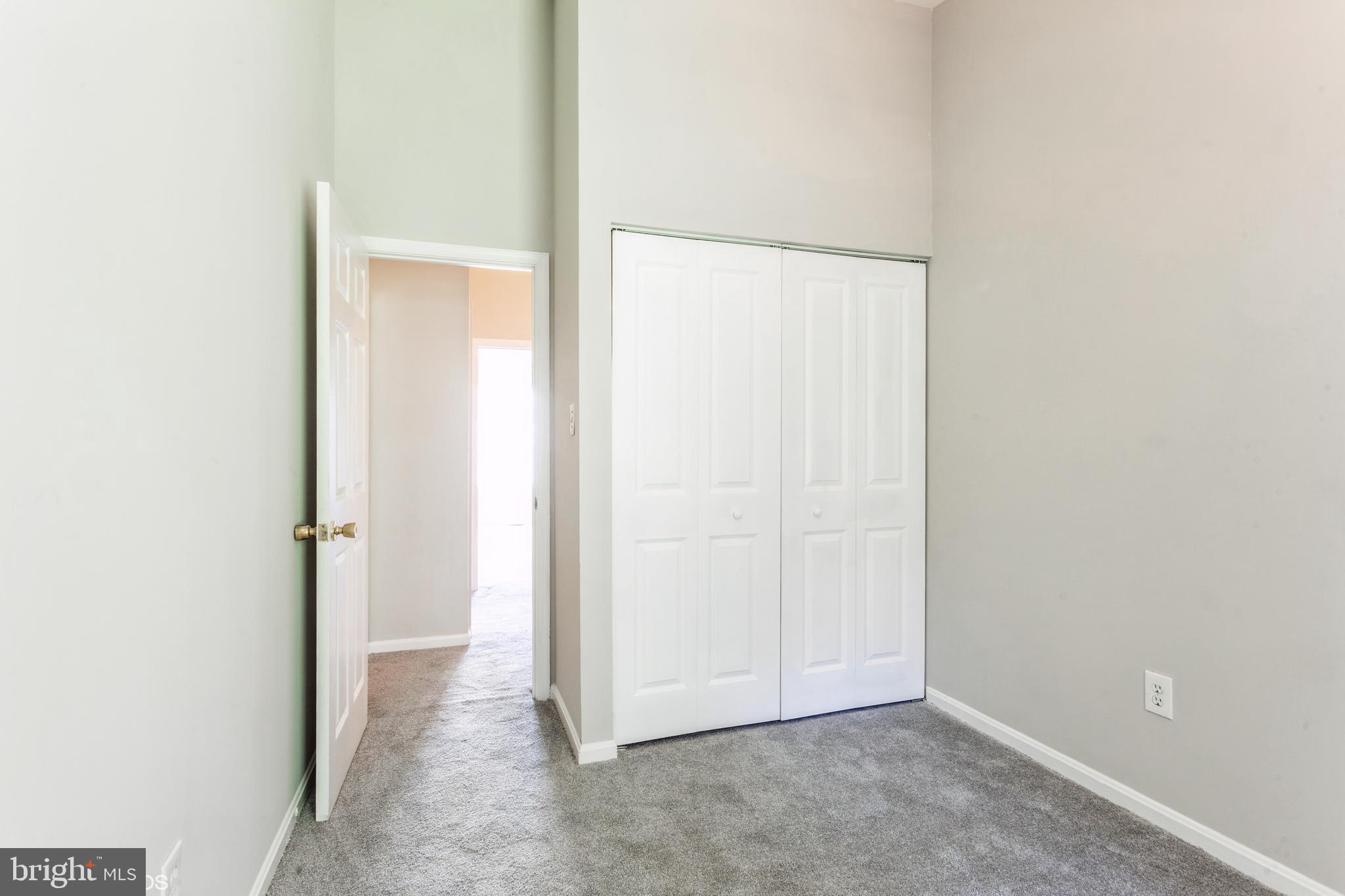 LAUREL LAKES - Residential