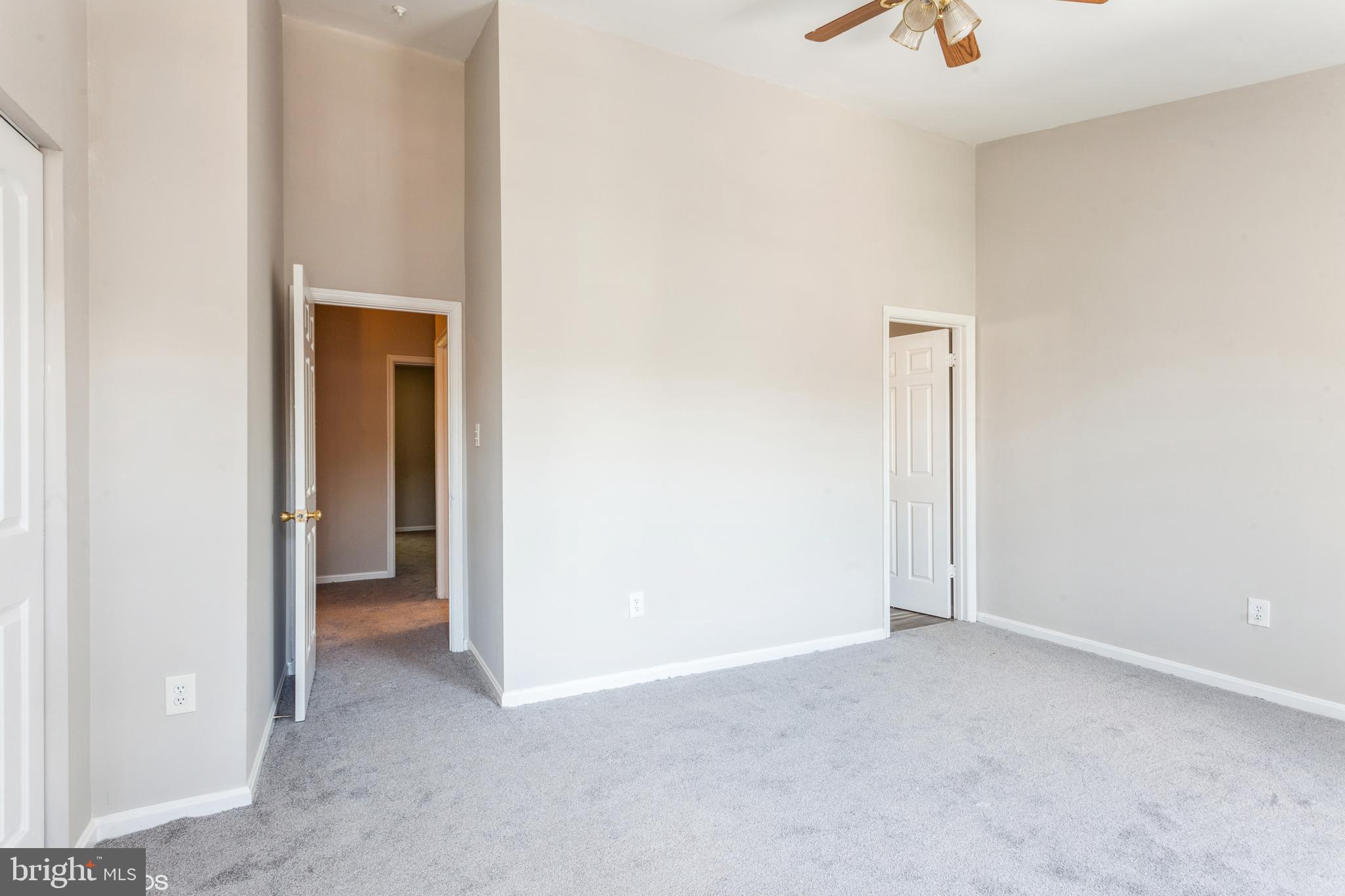 LAUREL LAKES - Residential