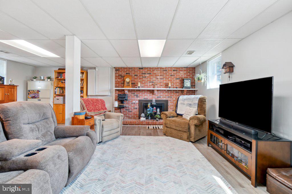 HARFORD HUNT MANOR - Residential