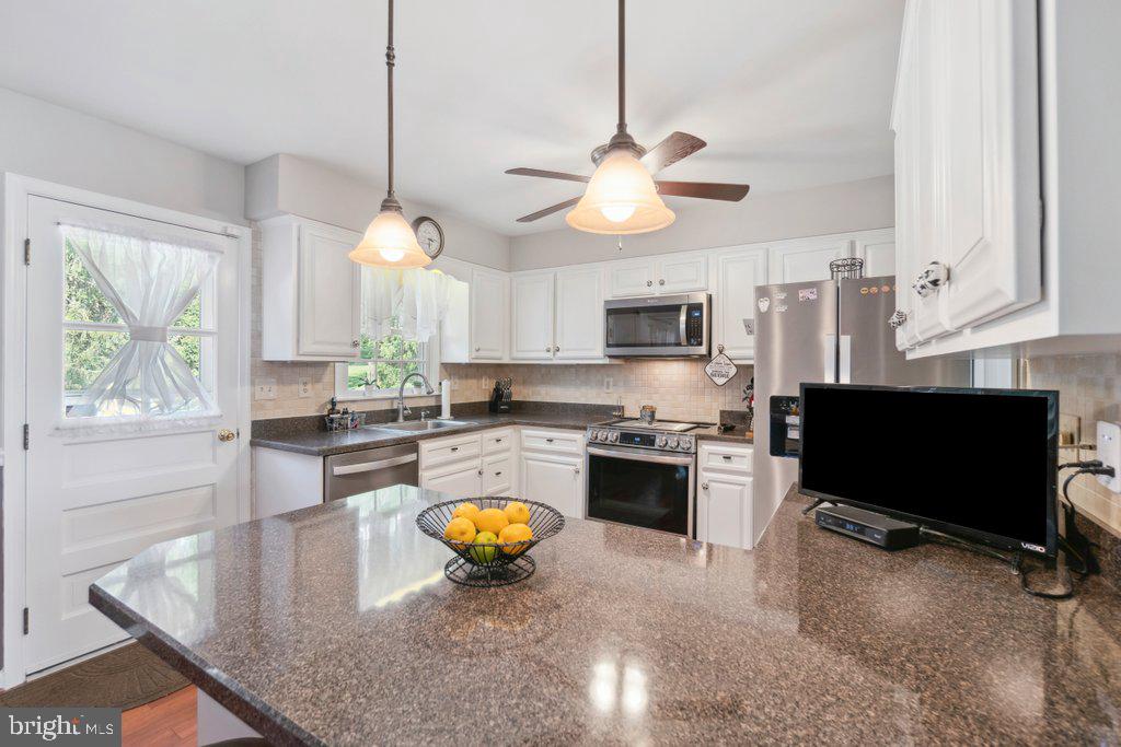 HARFORD HUNT MANOR - Residential