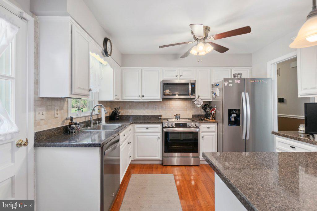 HARFORD HUNT MANOR - Residential