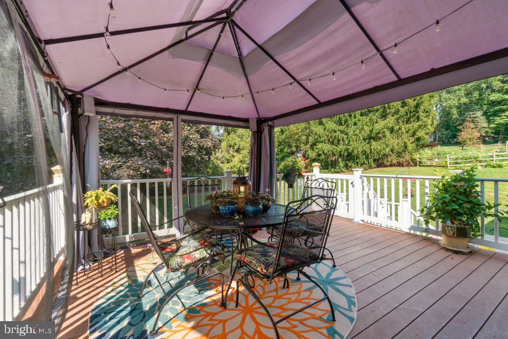 HARFORD HUNT MANOR - Residential