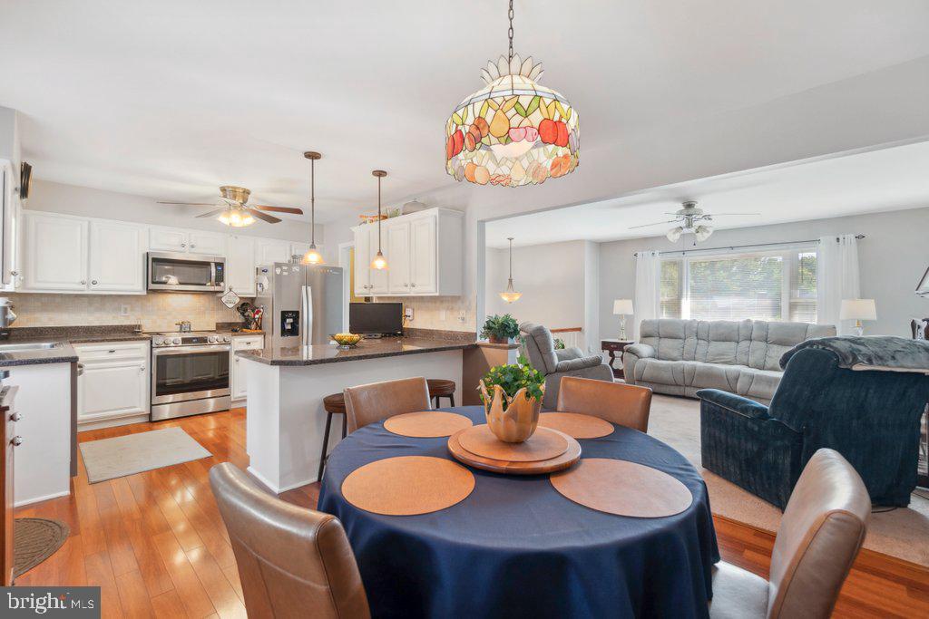 HARFORD HUNT MANOR - Residential