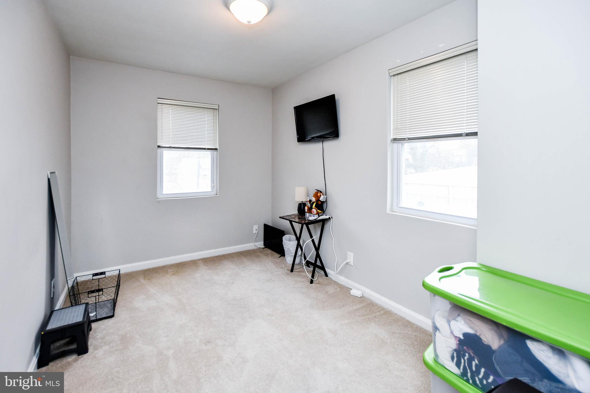 GLEN OAKS - Residential