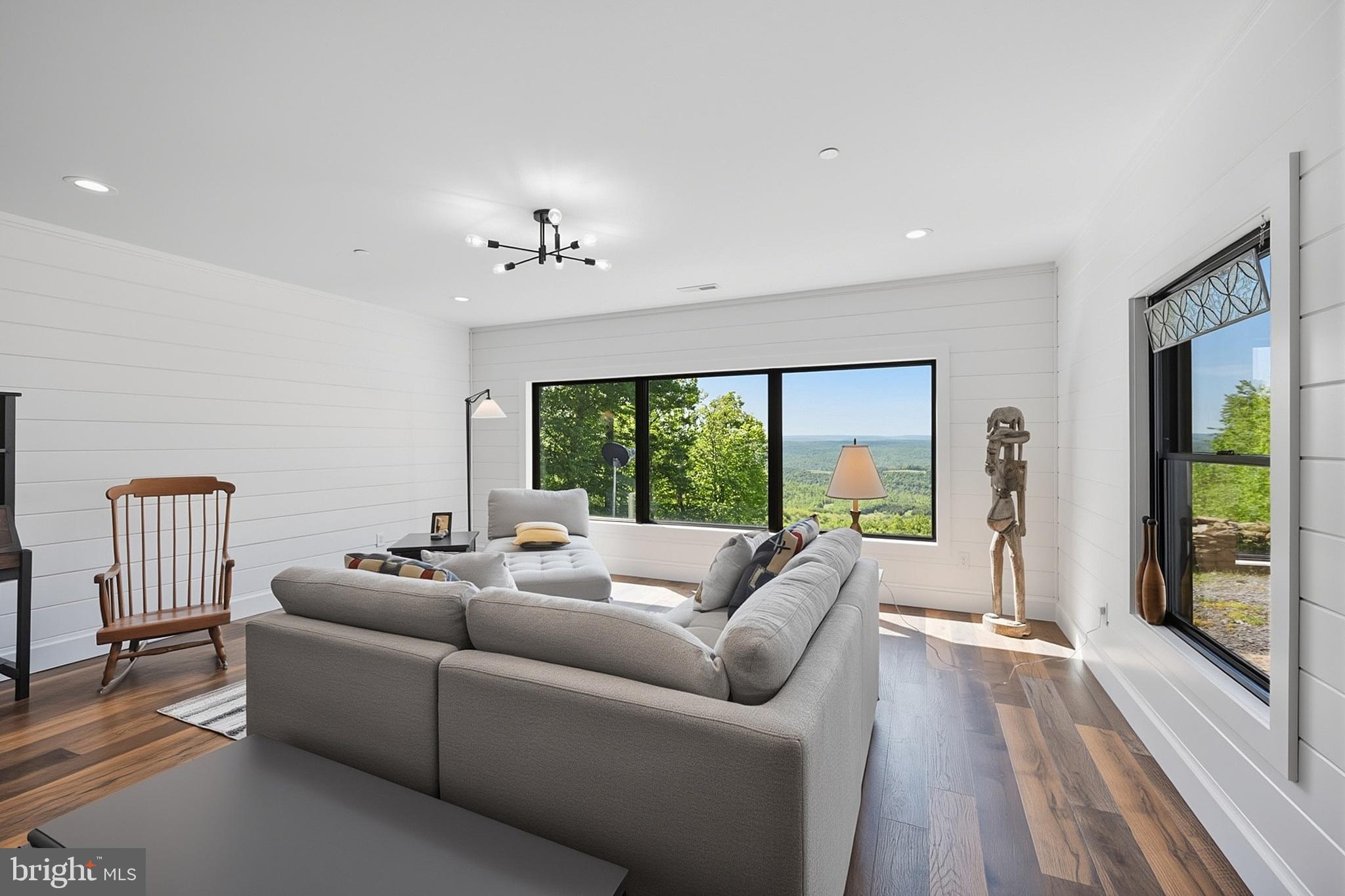 BACKBONE RIDGE - Residential