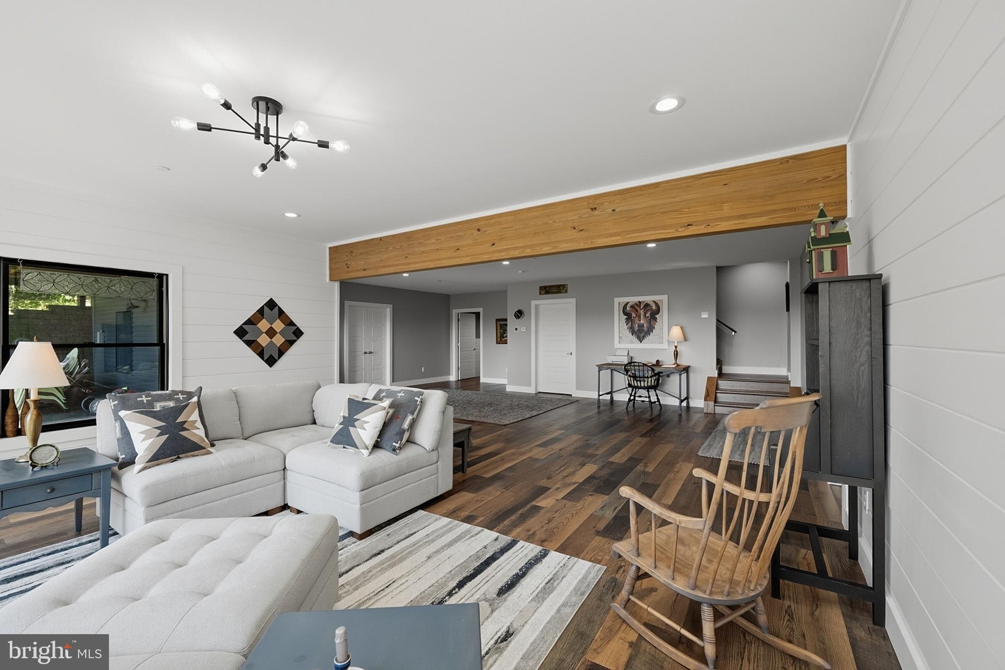 BACKBONE RIDGE - Residential