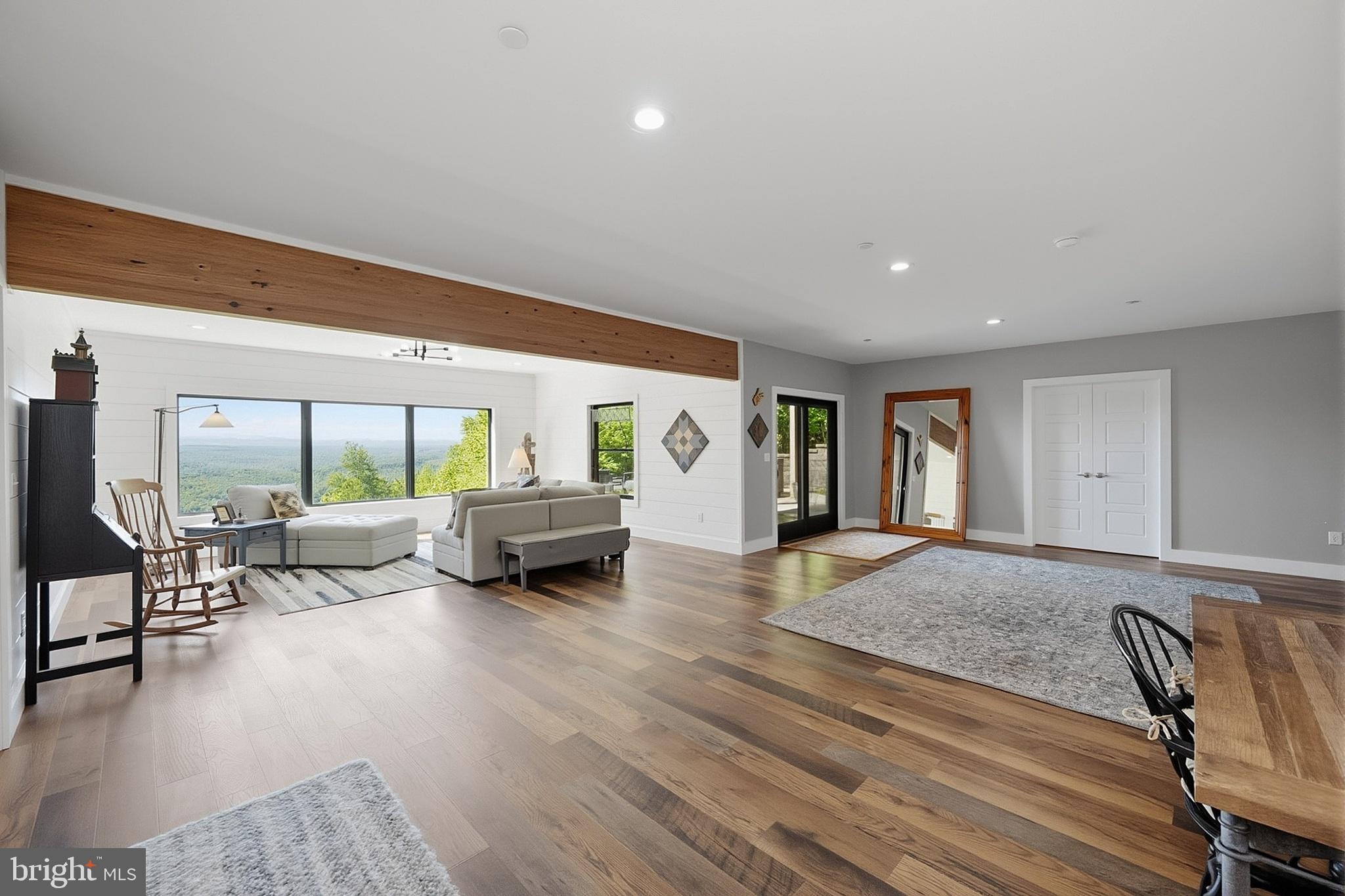 BACKBONE RIDGE - Residential