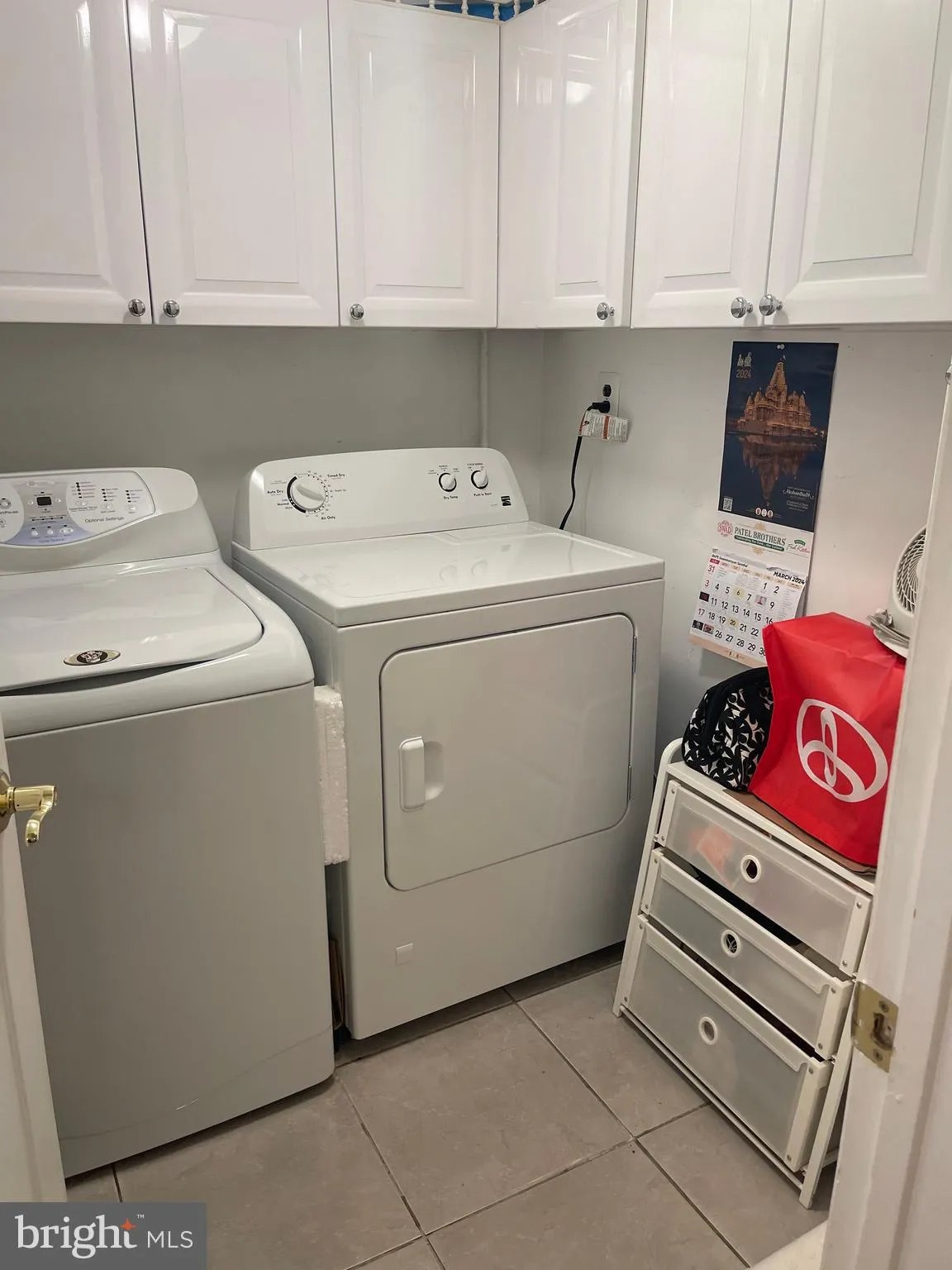 North Brunswick, New Jersey 08902, United States, 3 Bedrooms Bedrooms, ,3 BathroomsBathrooms,Residential,Active,173112