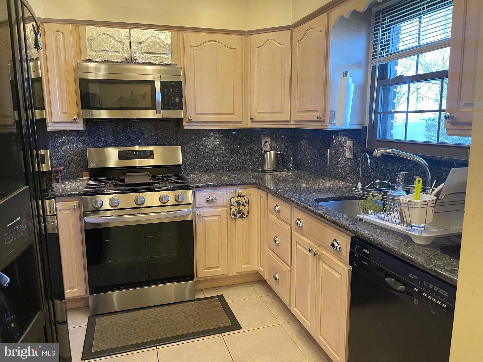 North Brunswick, New Jersey 08902, United States, 3 Bedrooms Bedrooms, ,3 BathroomsBathrooms,Residential,Active,173112