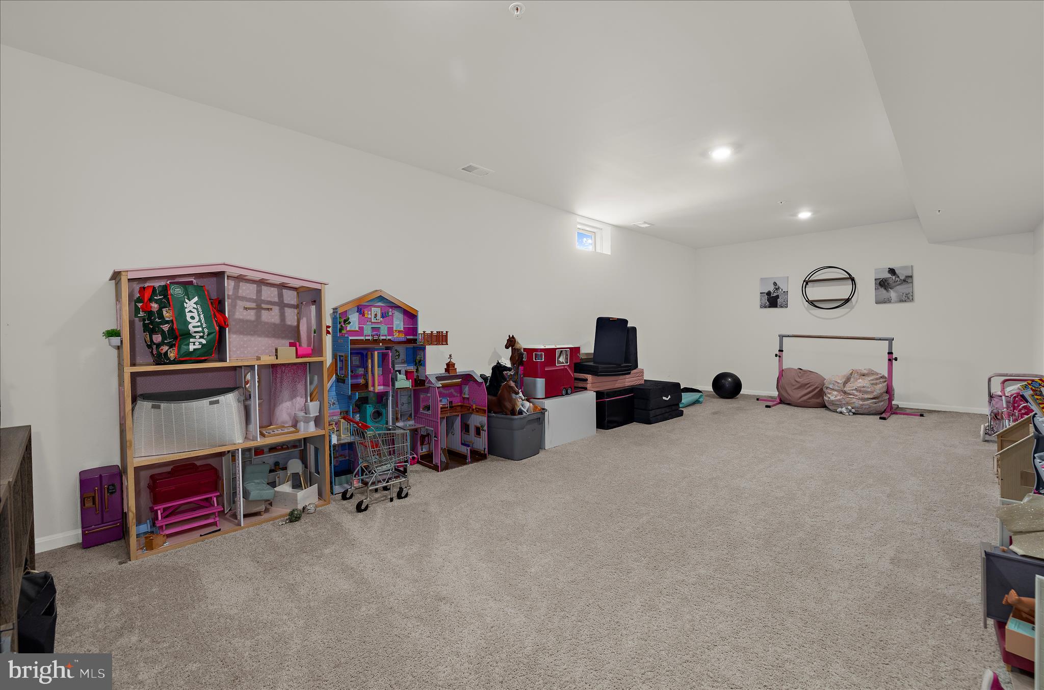 MONARCH GLEN - Residential