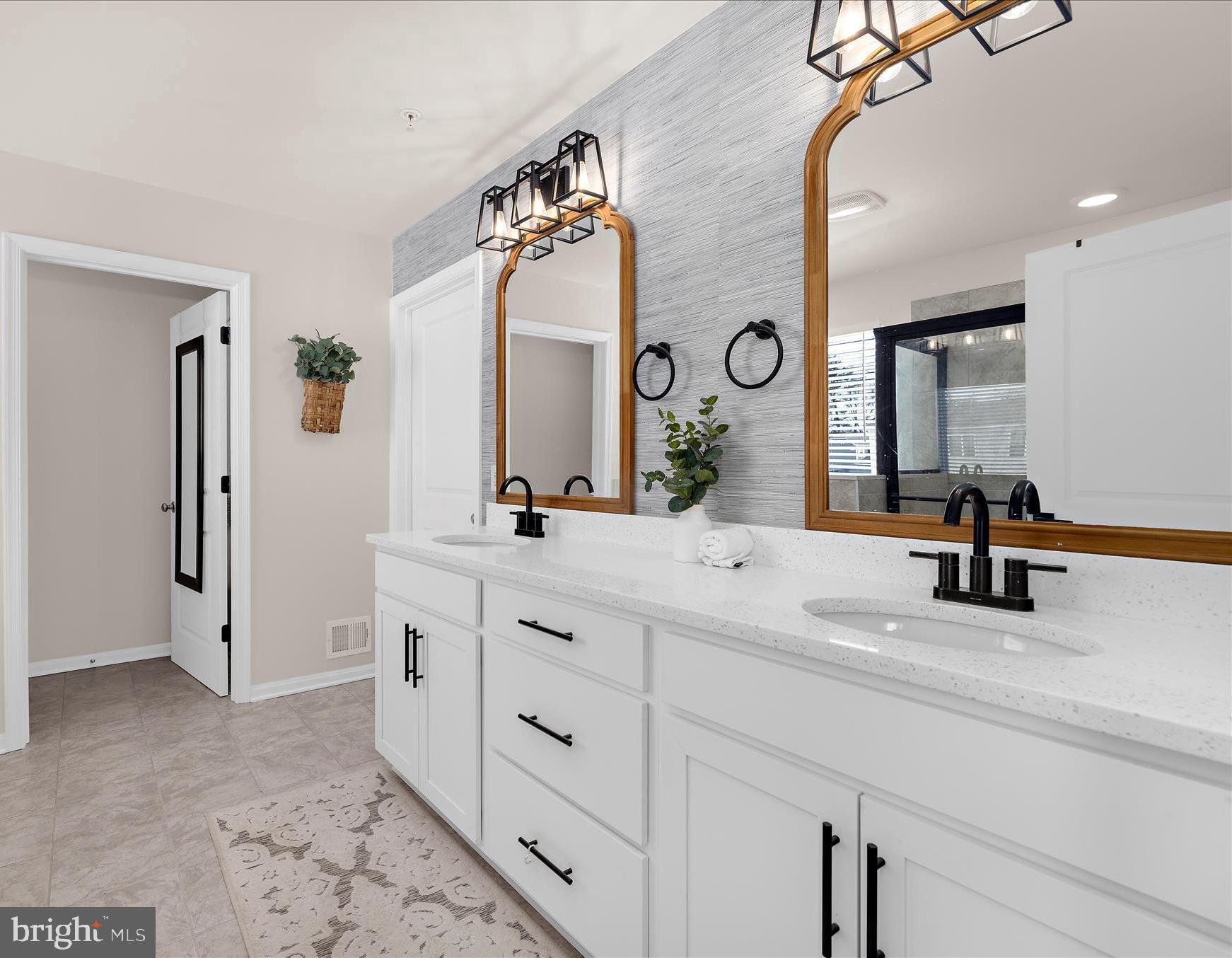 MONARCH GLEN - Residential