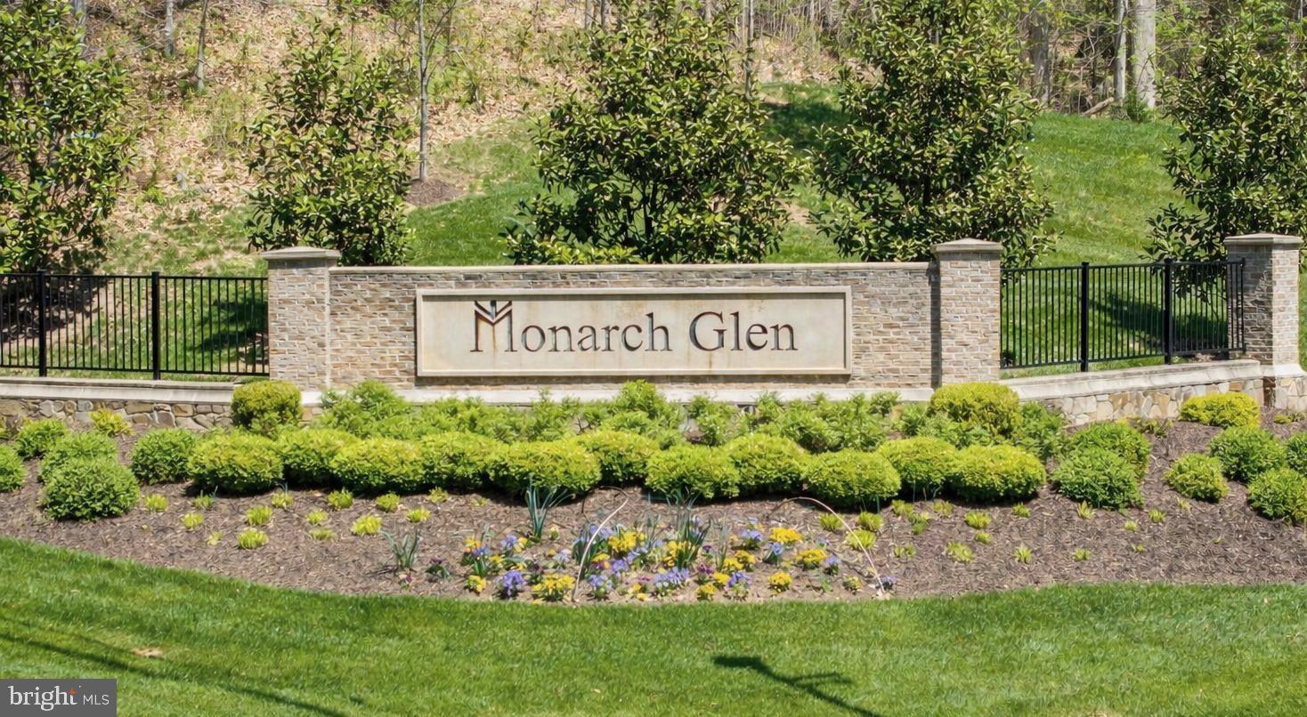 MONARCH GLEN - Residential