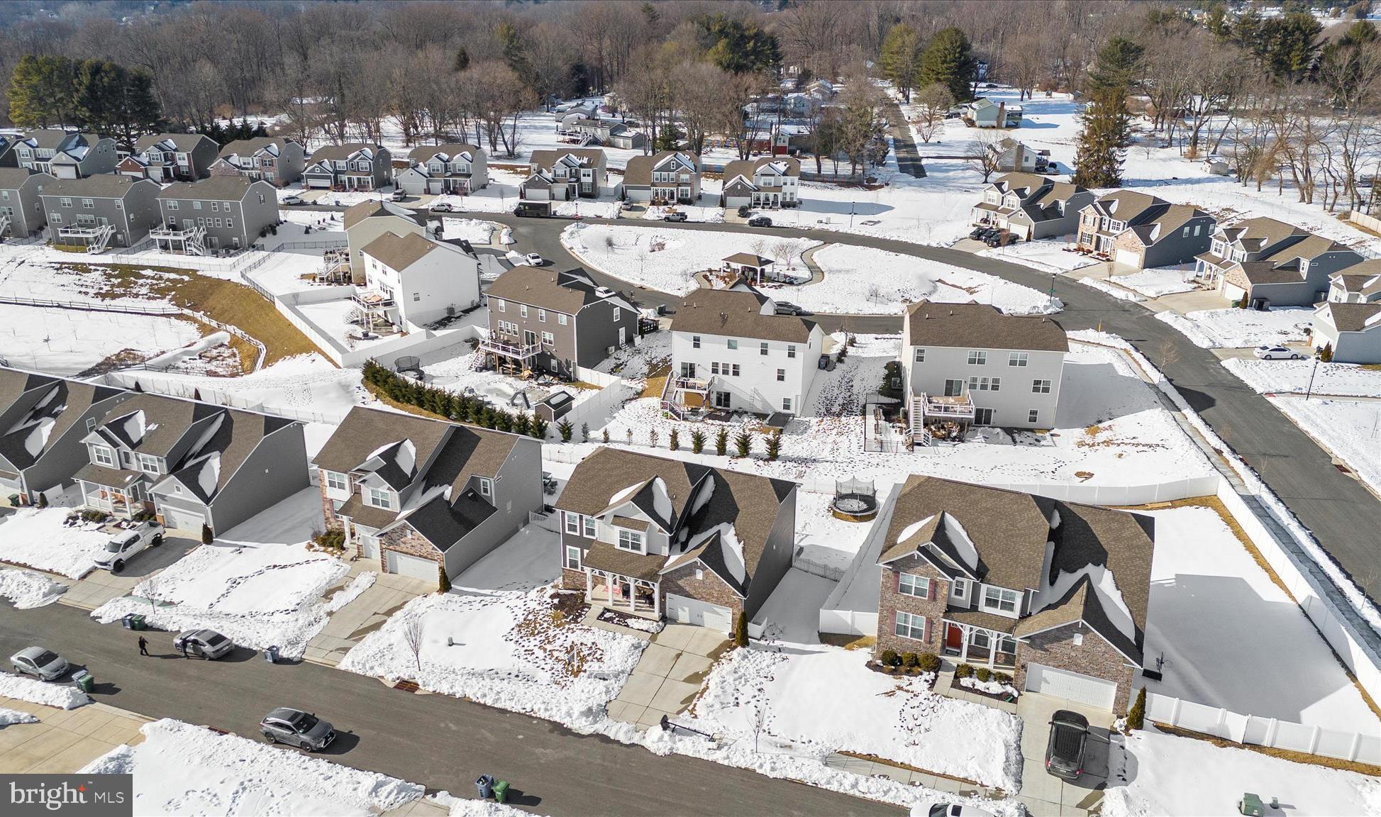 MONARCH GLEN - Residential