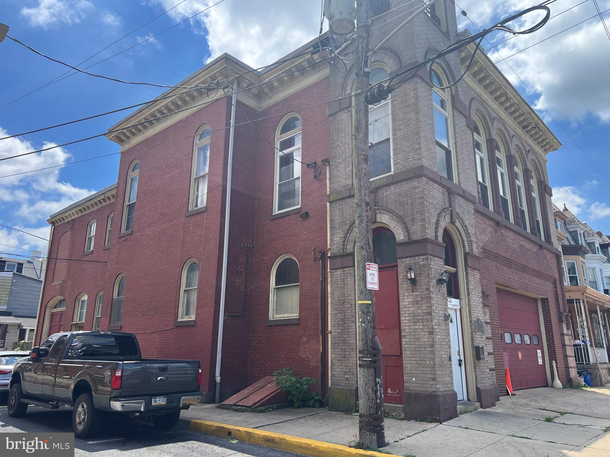 433 S 15TH STREET