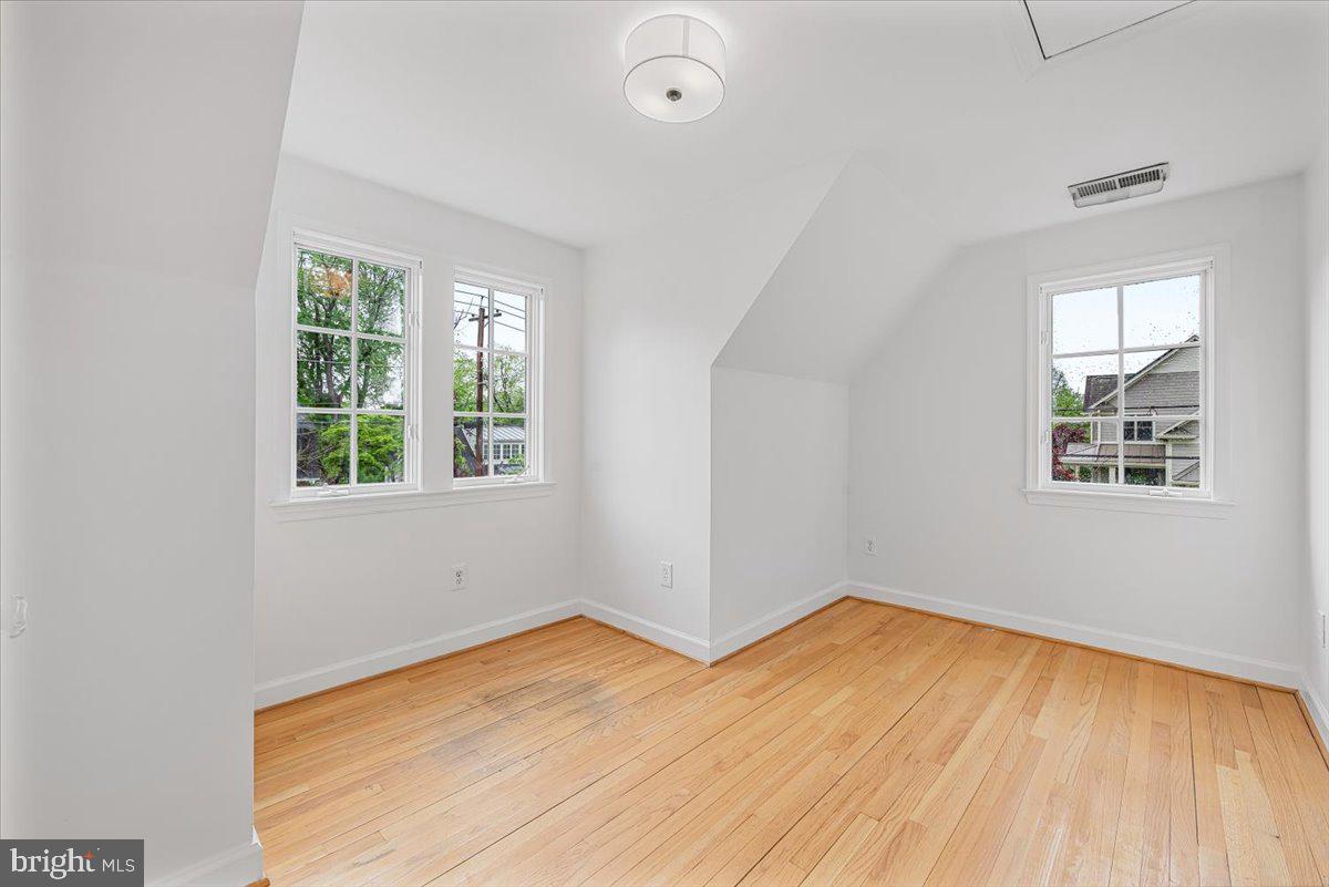 PARKWOOD - Residential
