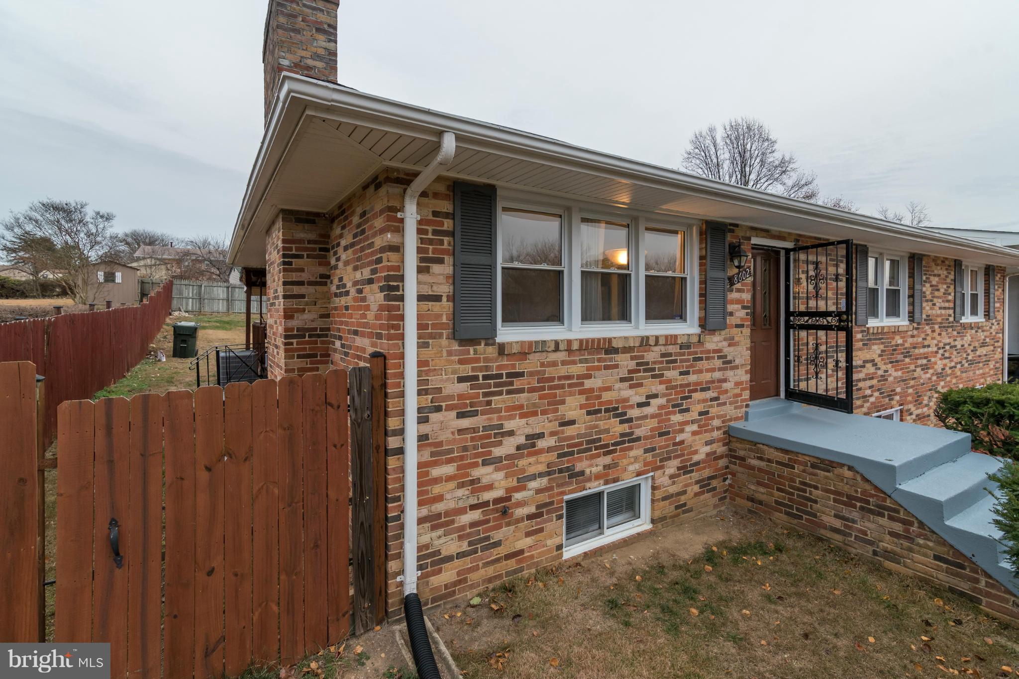 CHRIS MAR MANOR - Residential