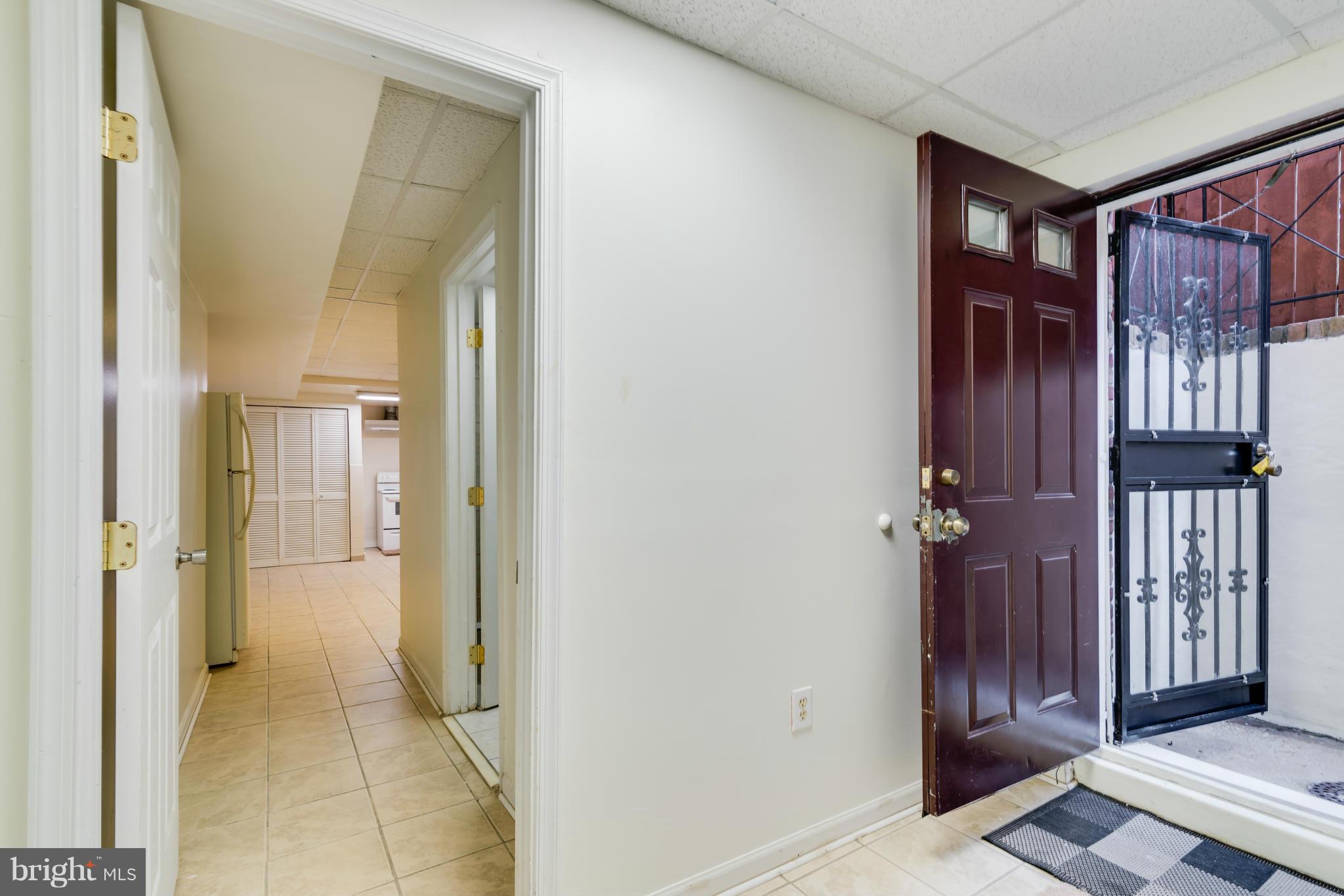 CHRIS MAR MANOR - Residential