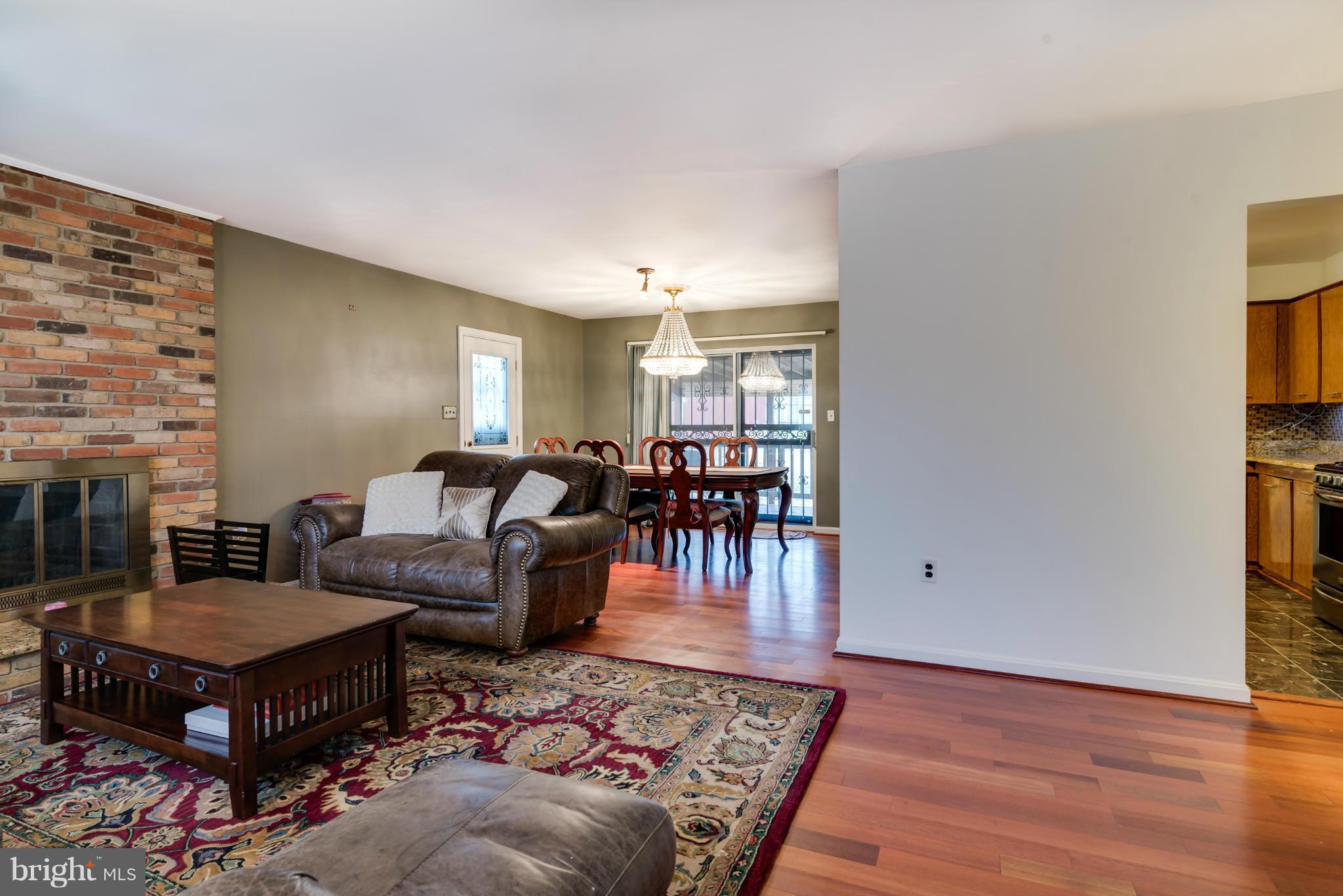 CHRIS MAR MANOR - Residential