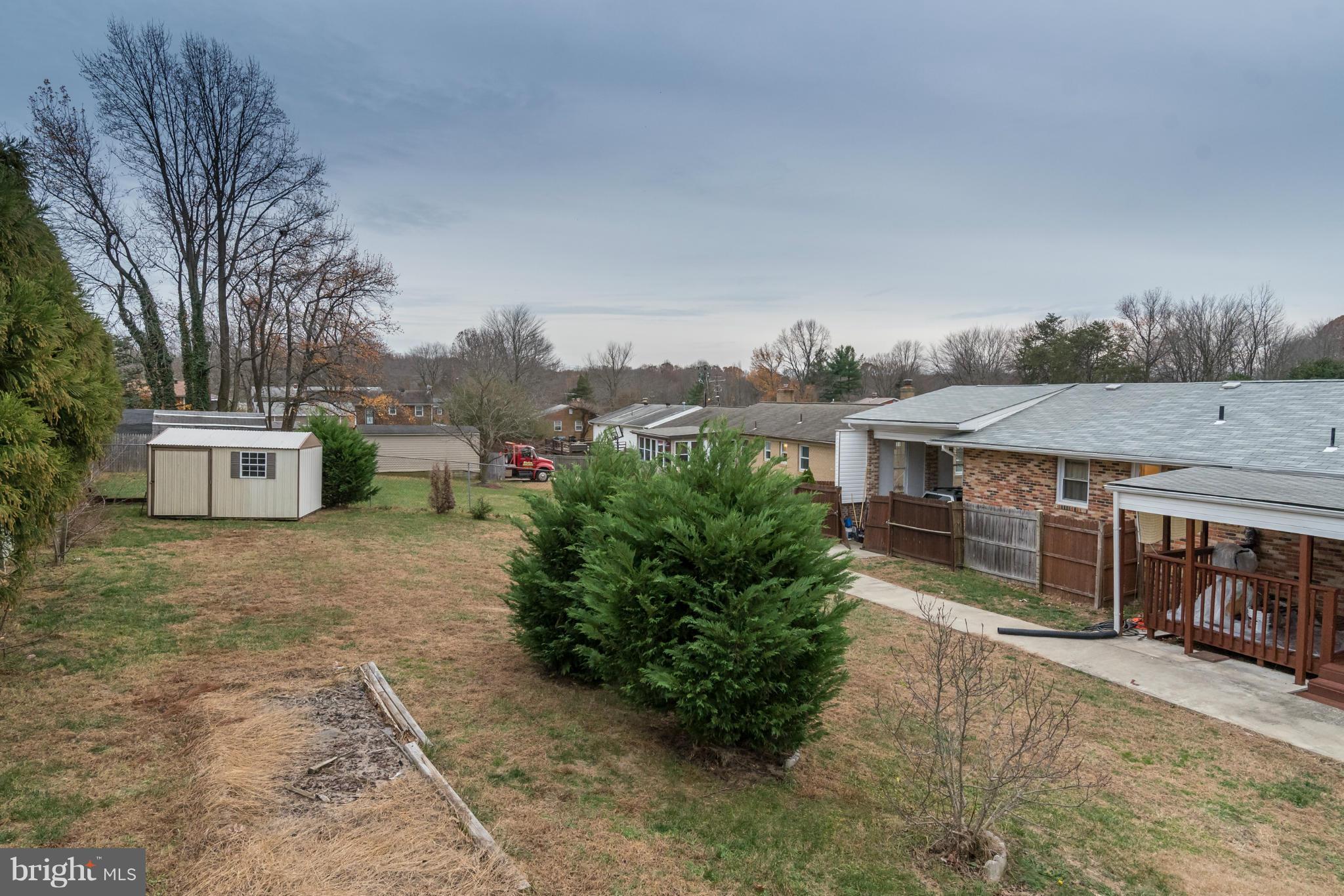 CHRIS MAR MANOR - Residential