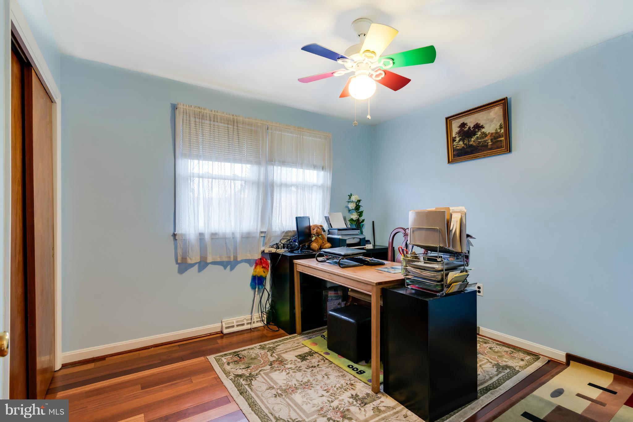 CHRIS MAR MANOR - Residential