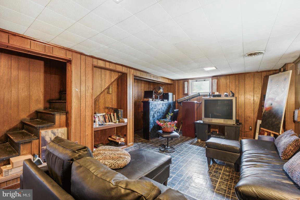 MARLOW HEIGHTS - Residential