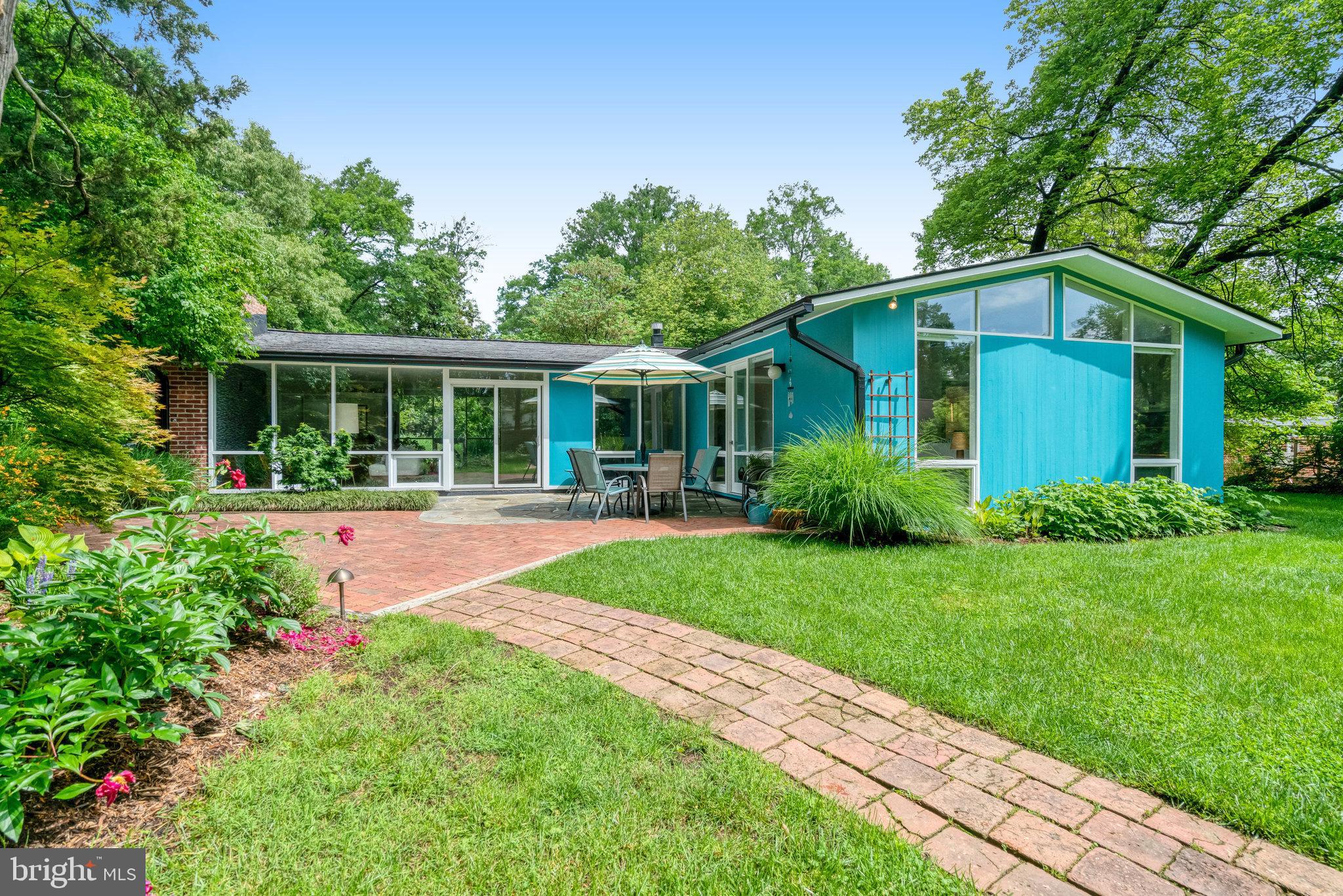 HOLLIN HILLS - Residential