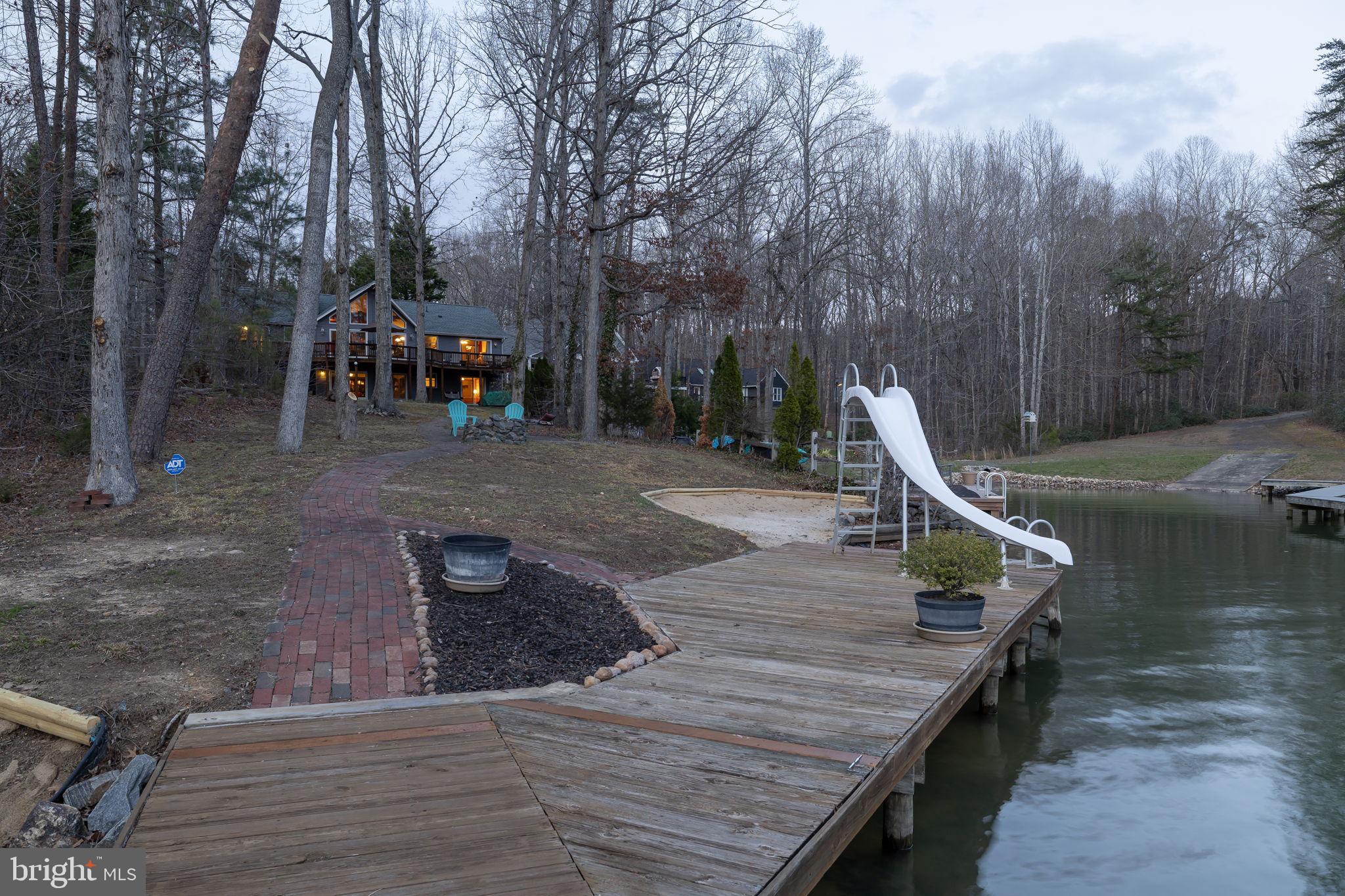 WATERSIDE - Residential