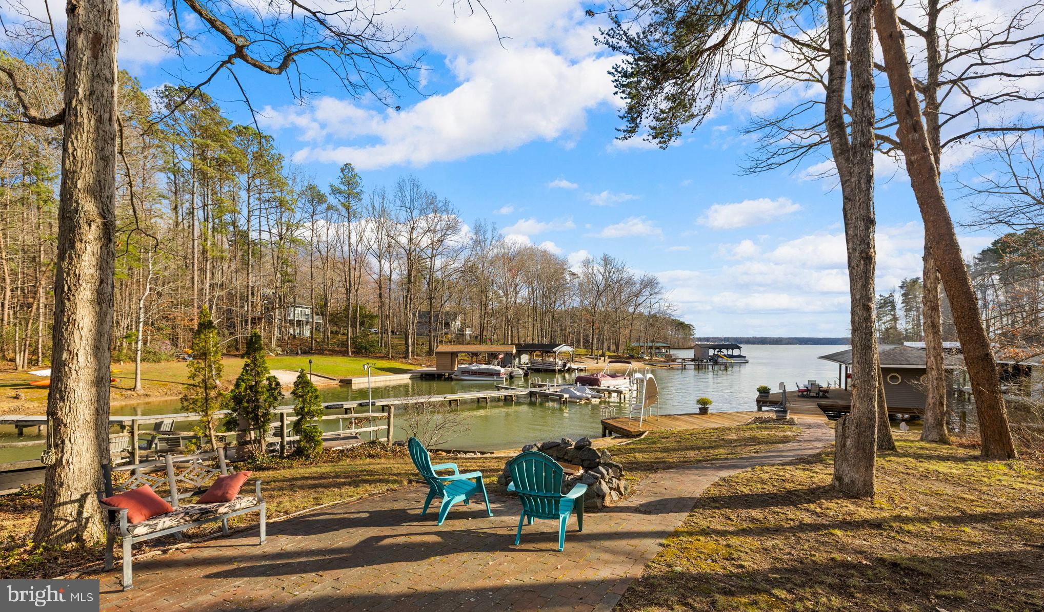 WATERSIDE - Residential