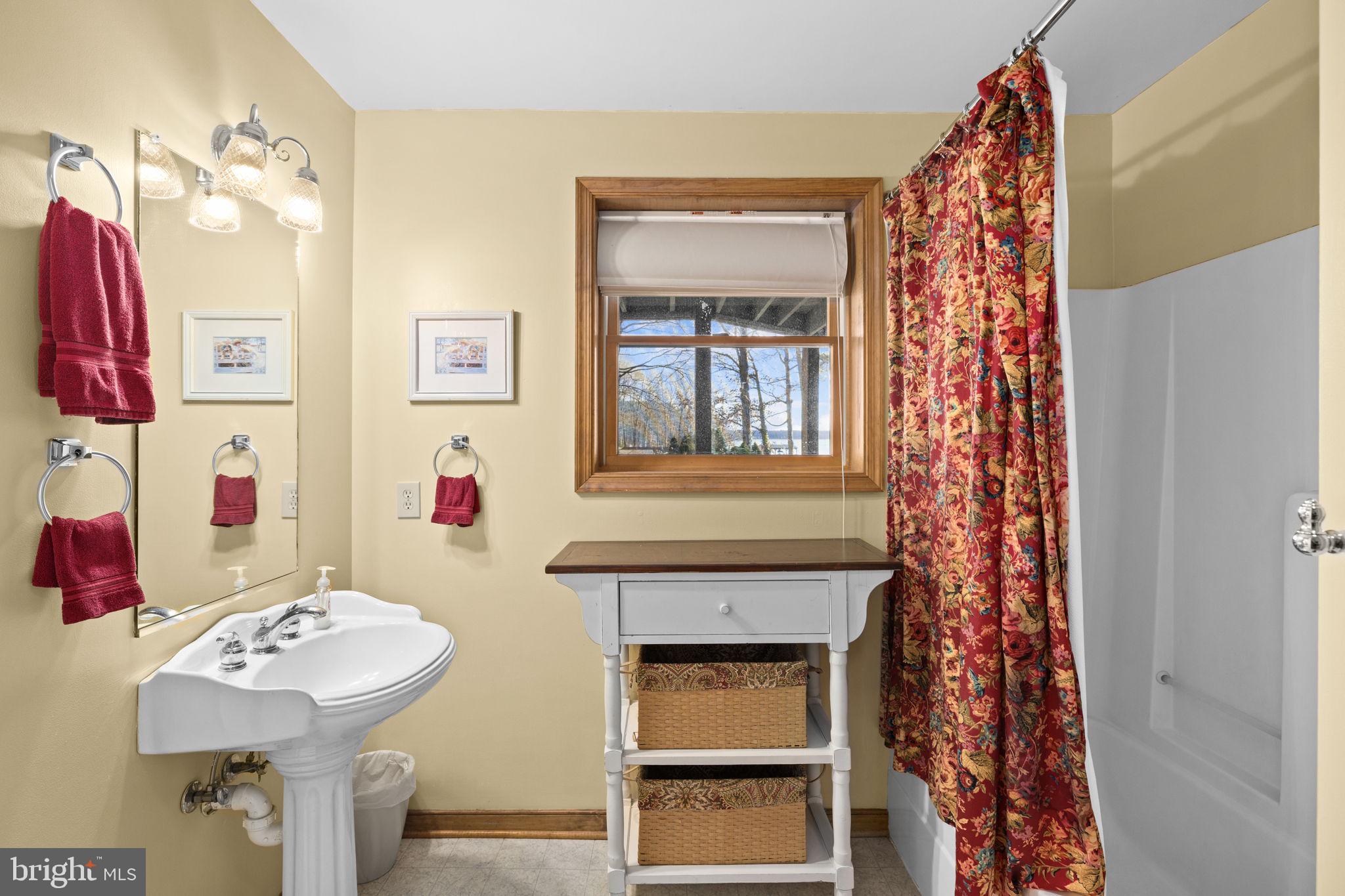 WATERSIDE - Residential