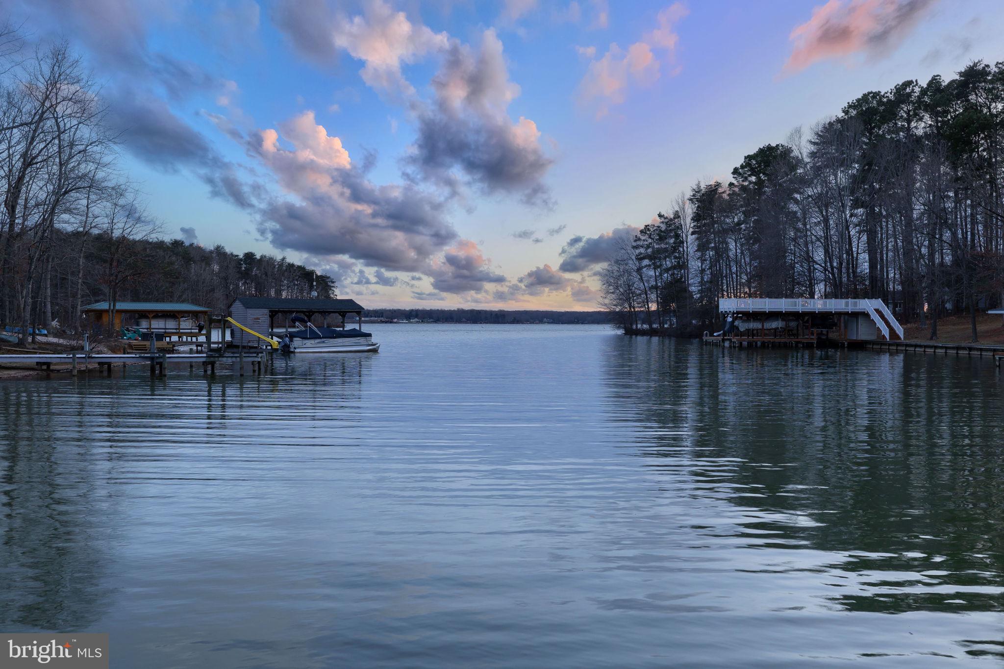 WATERSIDE - Residential
