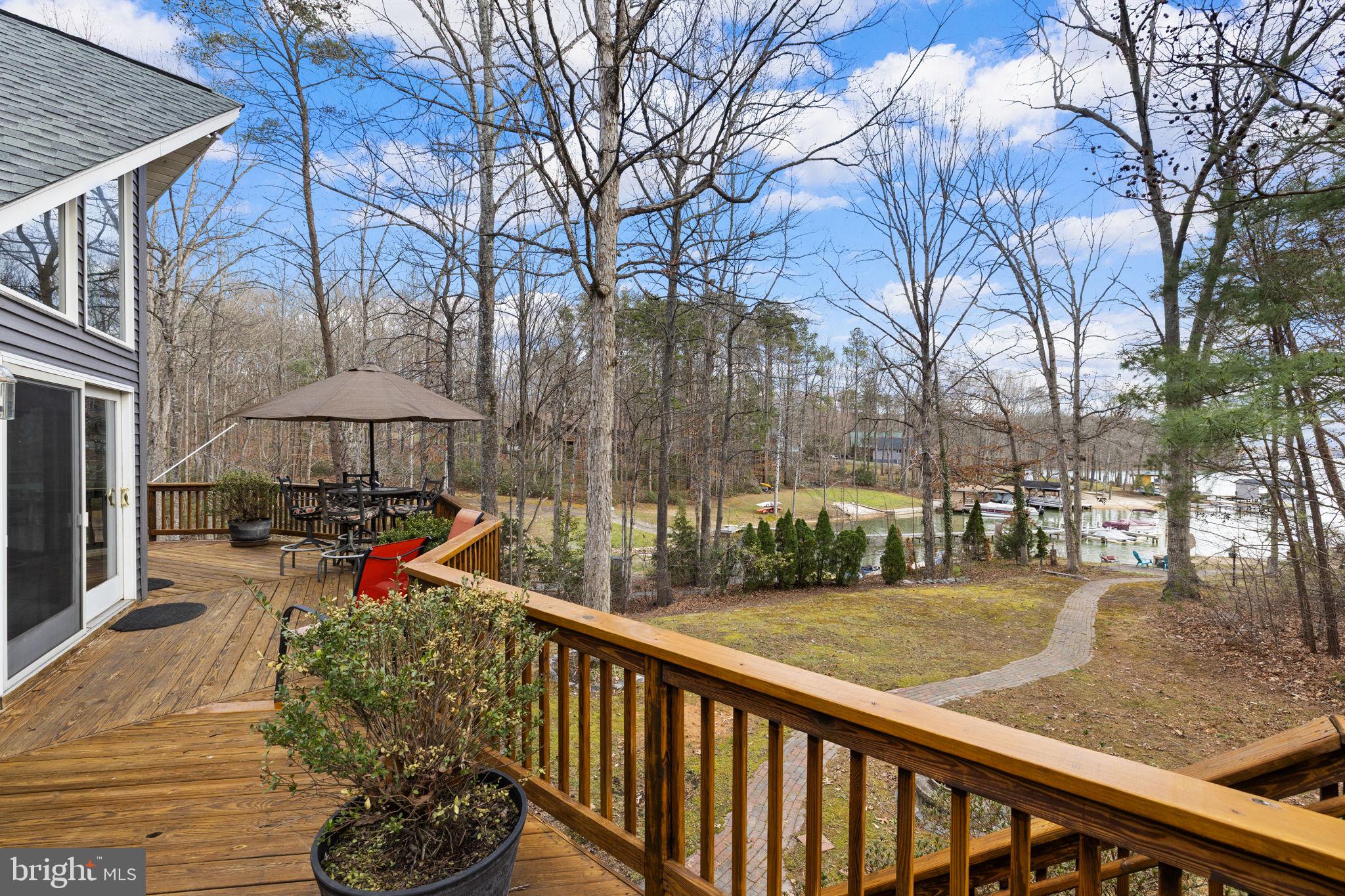 WATERSIDE - Residential