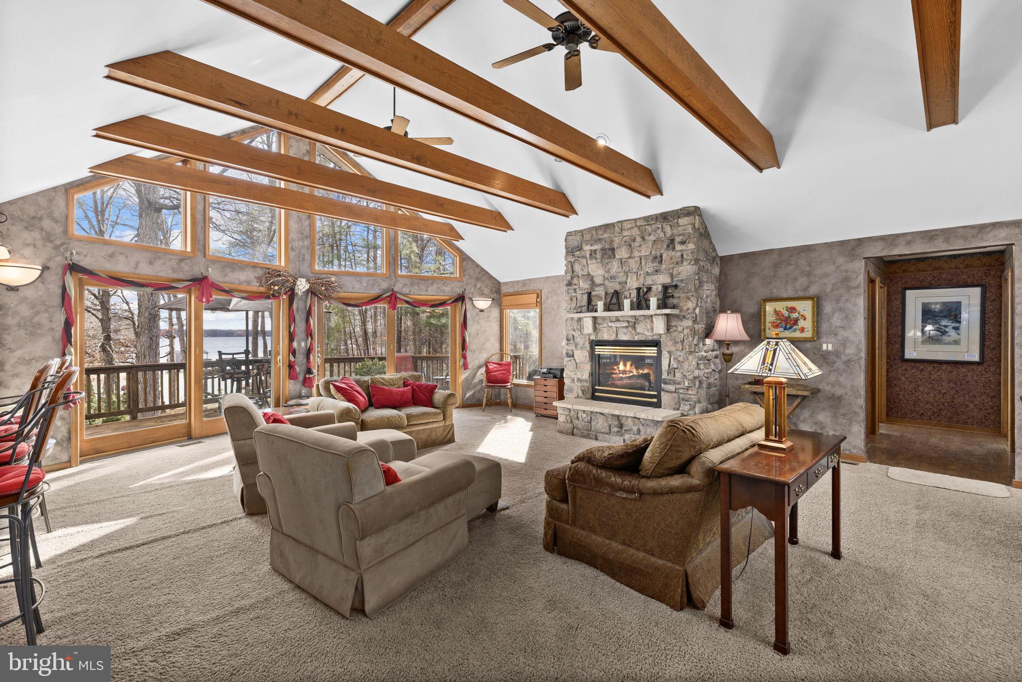 WATERSIDE - Residential