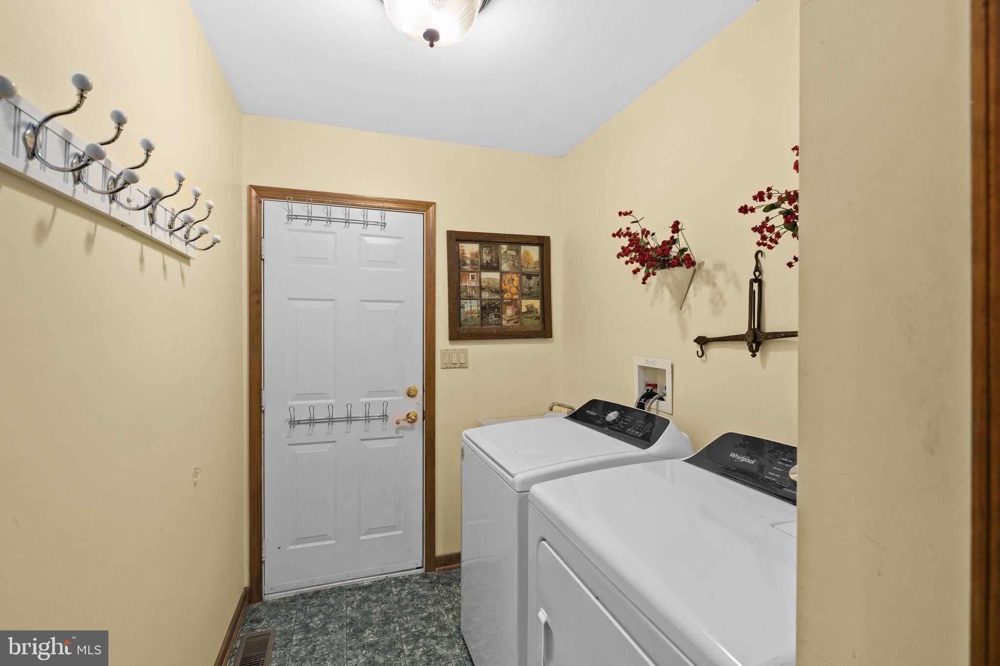 WATERSIDE - Residential