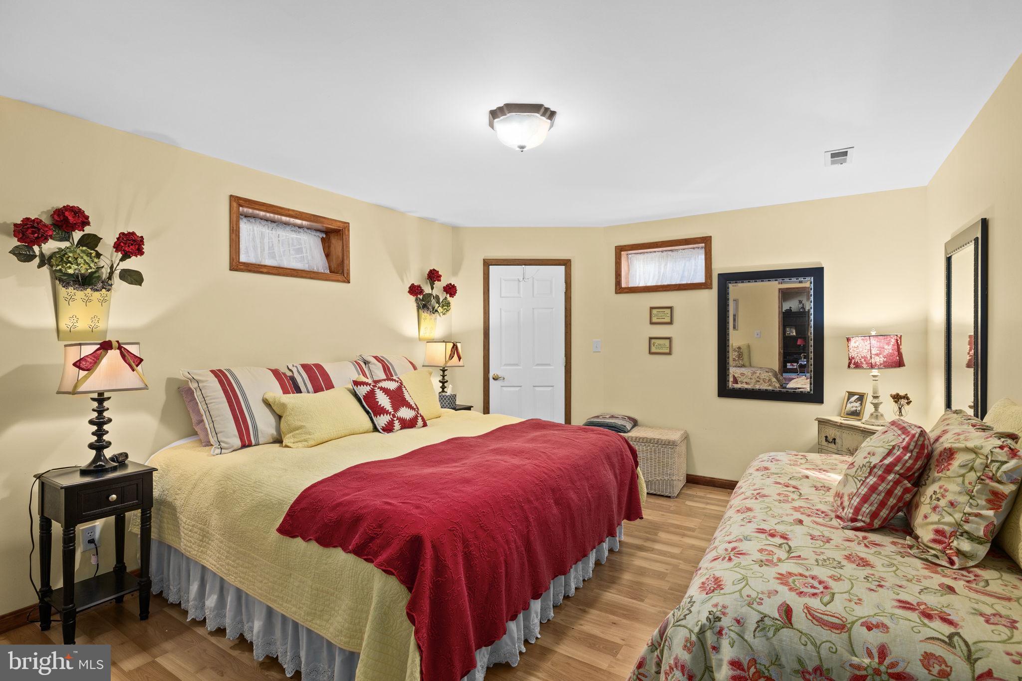 WATERSIDE - Residential