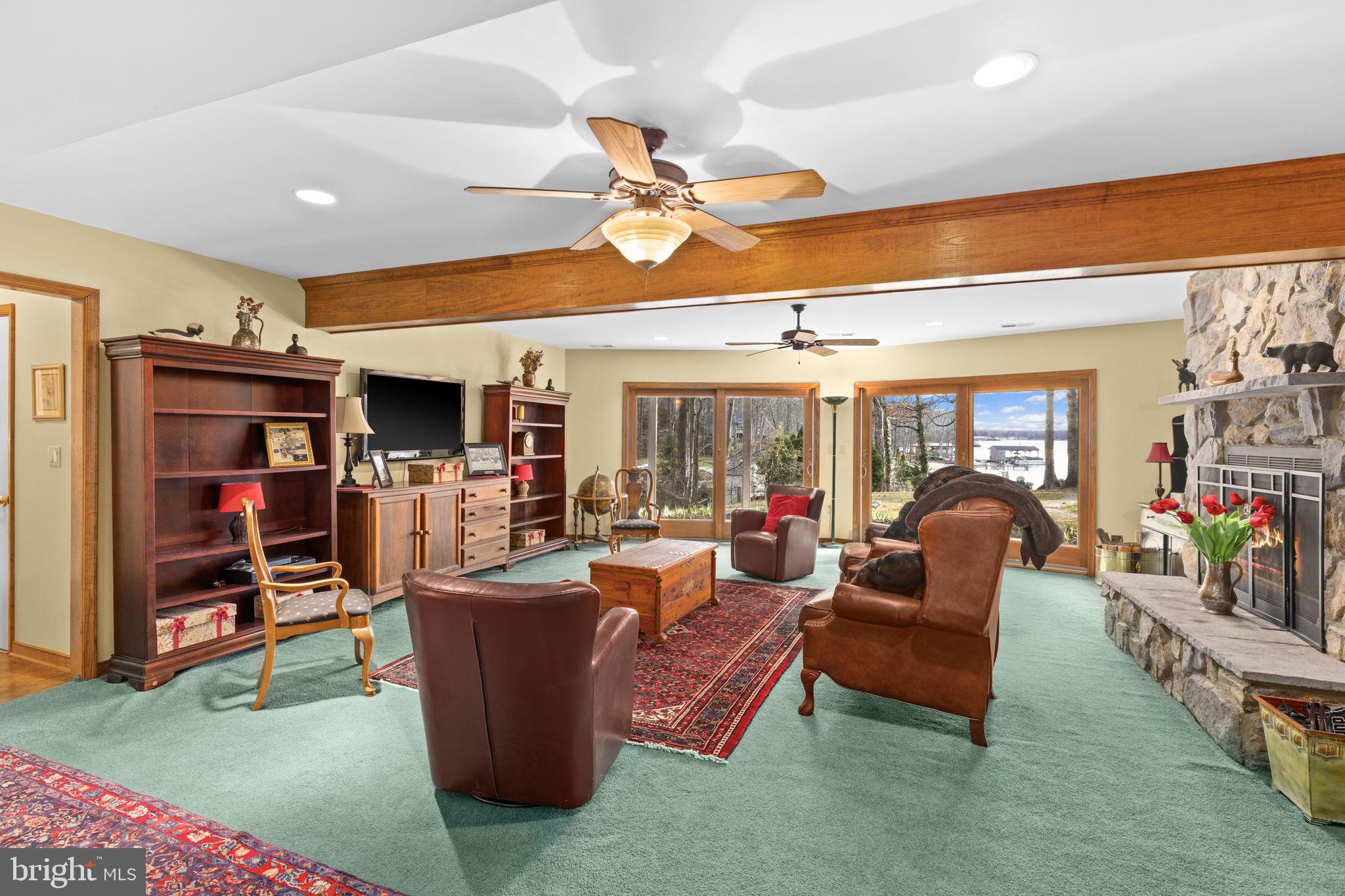 WATERSIDE - Residential