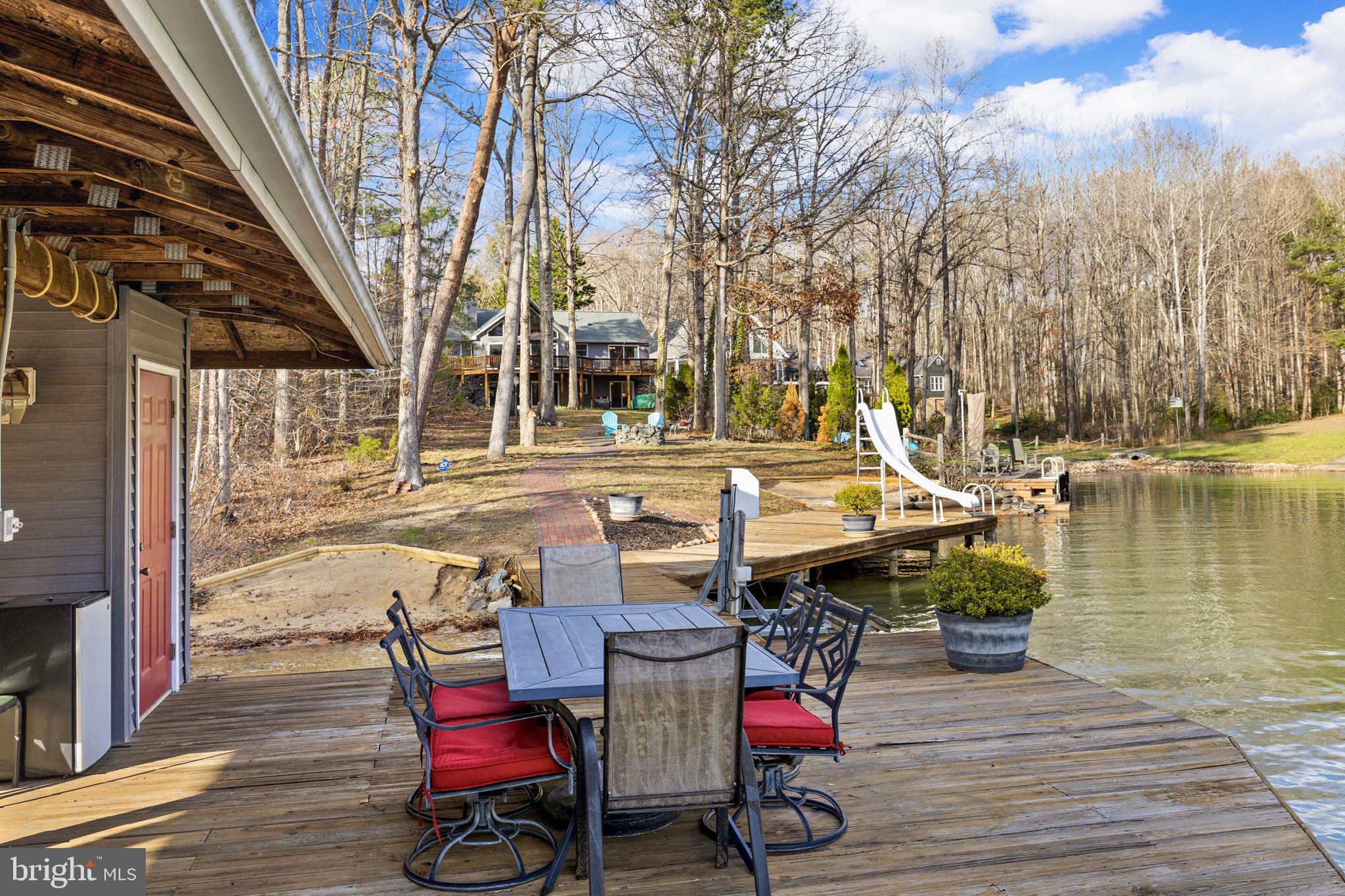 WATERSIDE - Residential