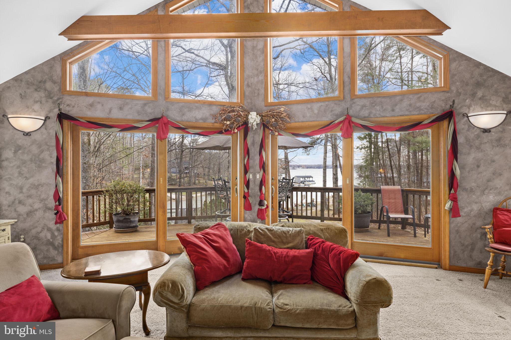 WATERSIDE - Residential