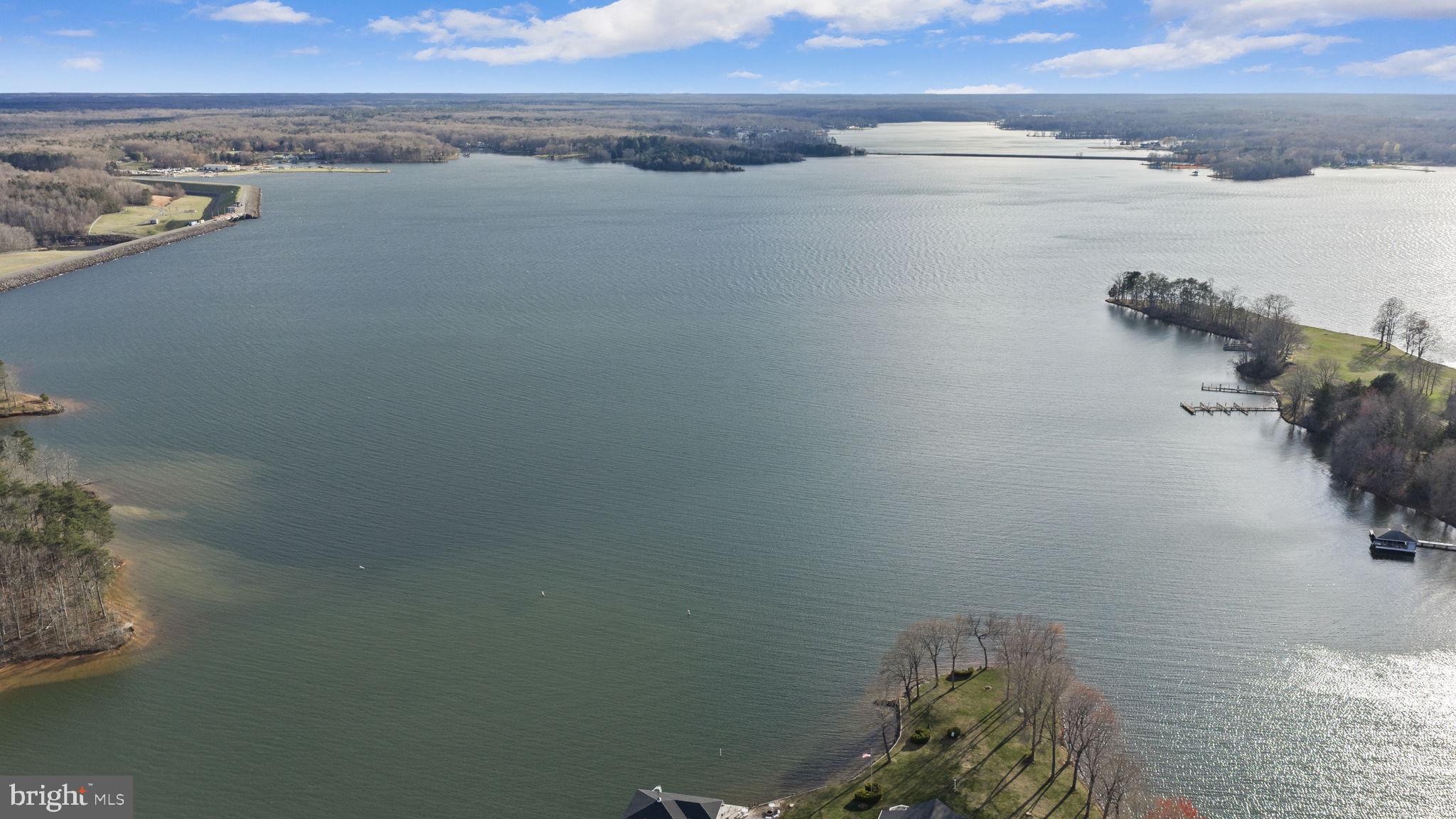 WATERSIDE - Residential