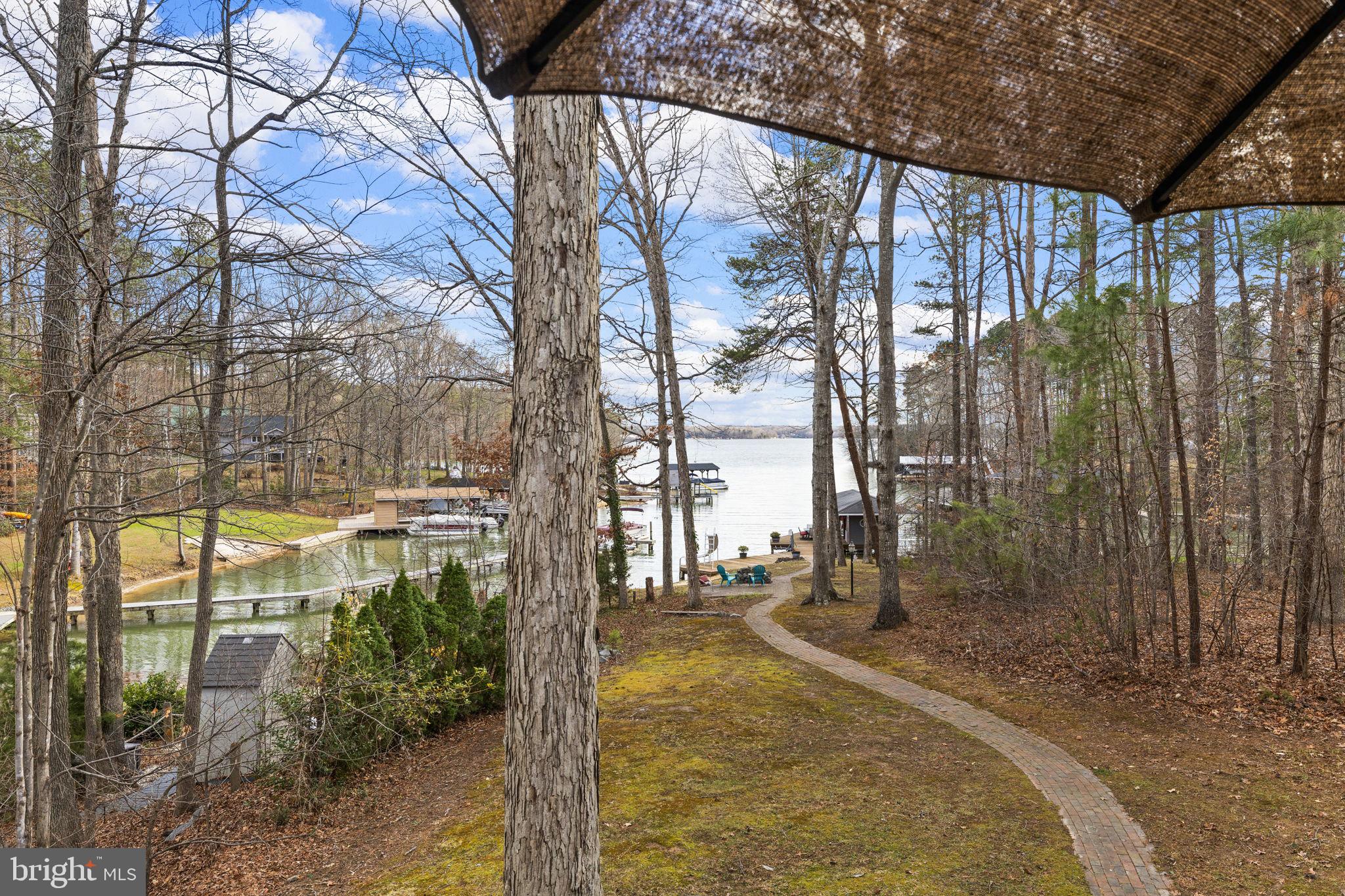 WATERSIDE - Residential