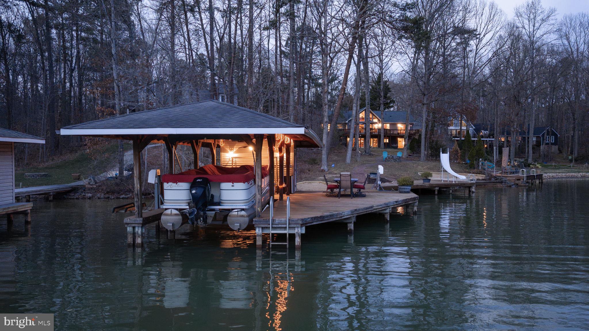 WATERSIDE - Residential