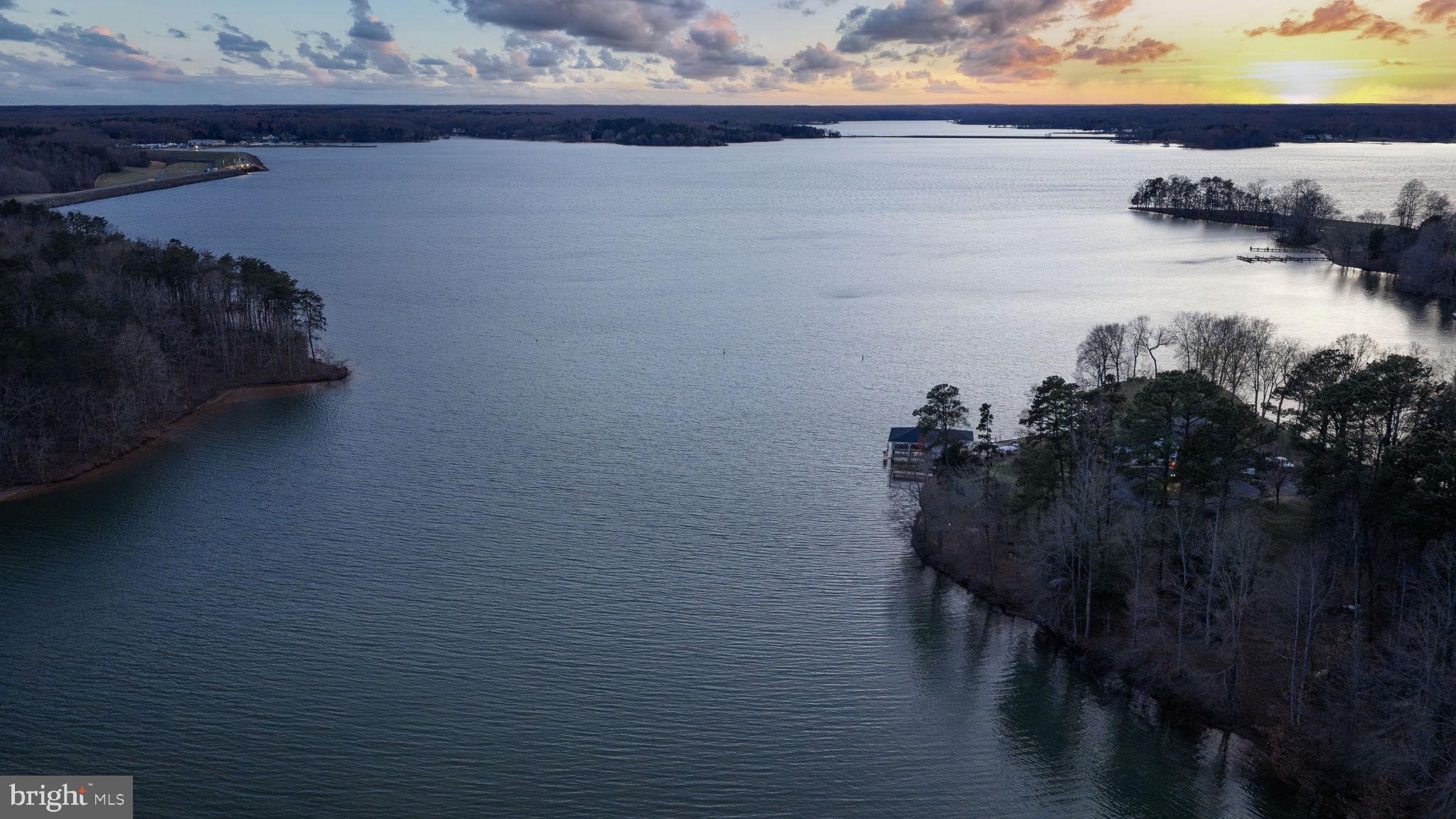 WATERSIDE - Residential