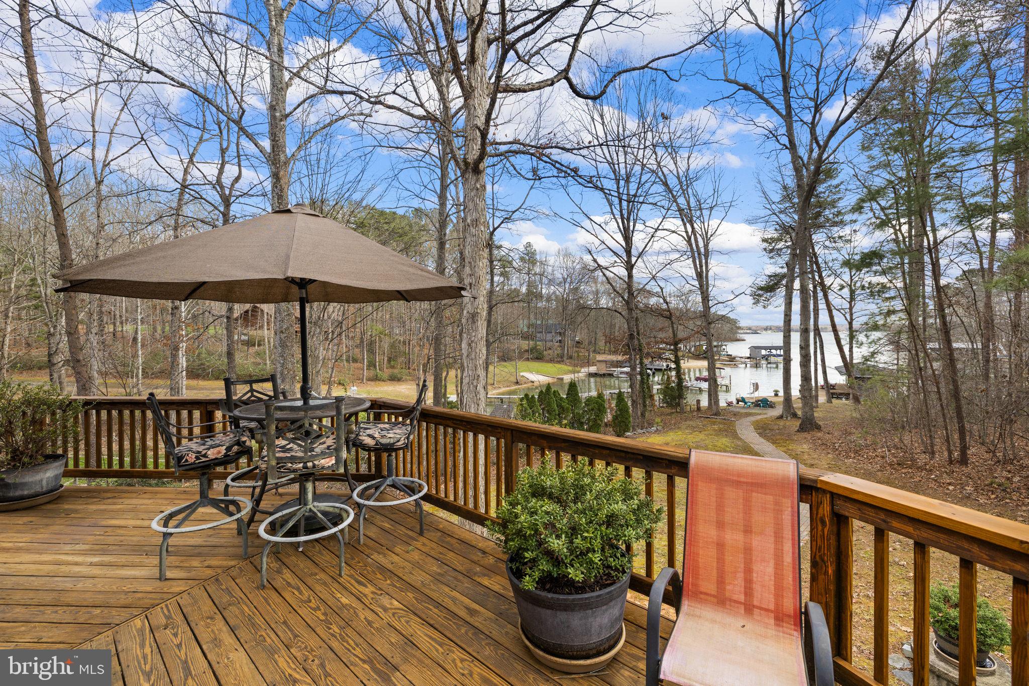 WATERSIDE - Residential