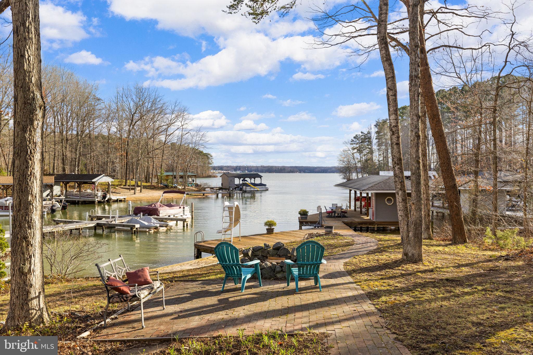 WATERSIDE - Residential