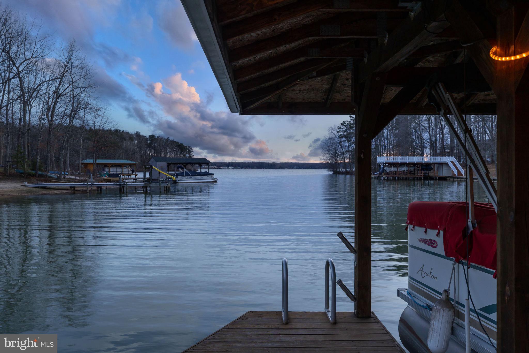 WATERSIDE - Residential