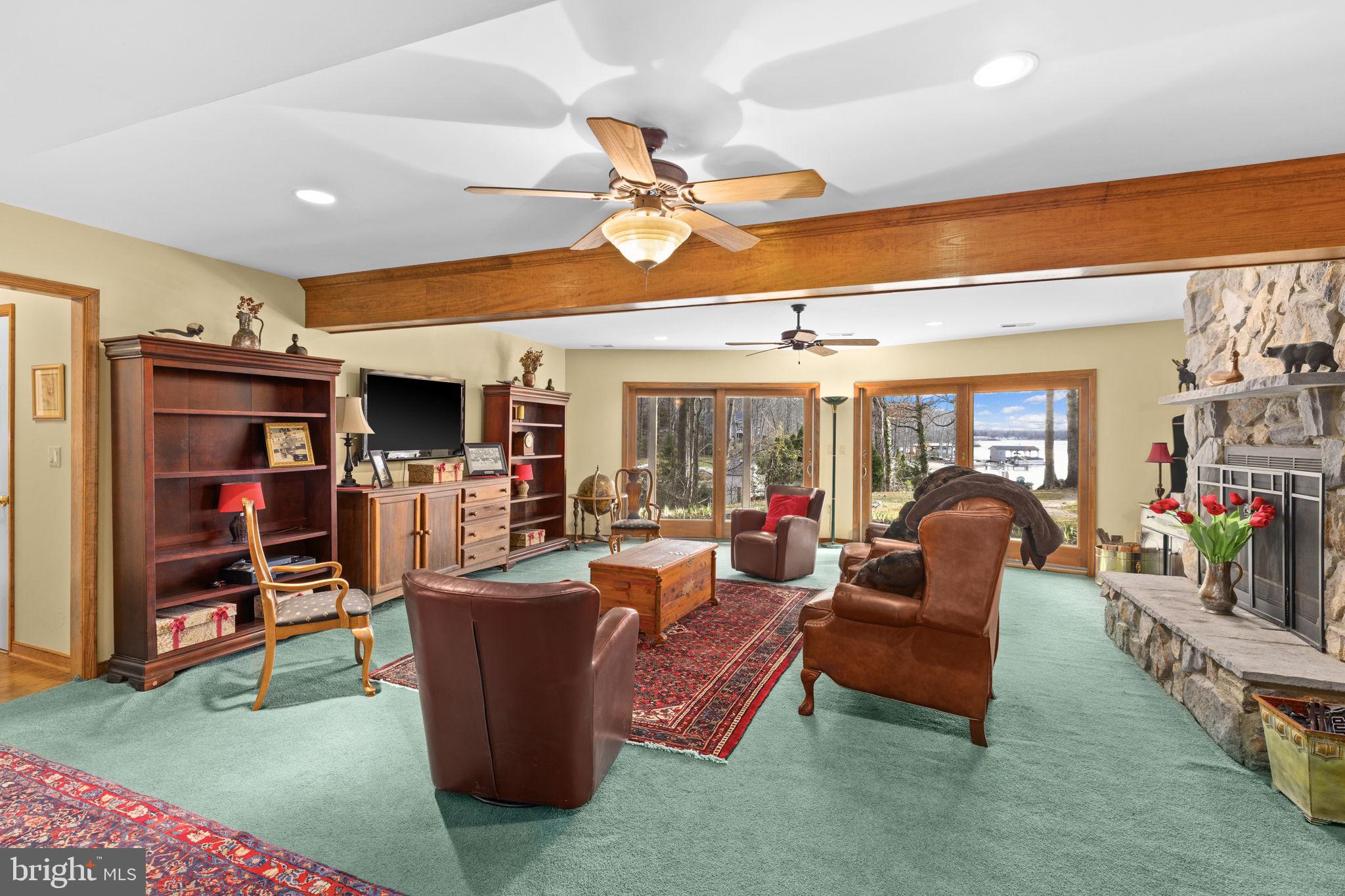 WATERSIDE - Residential